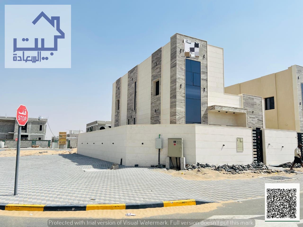 For rent: Corner villa on two streets in Al-Amirah area, first occupancy, boasts a prime strategic location, consisting of two floors and a roof, clos