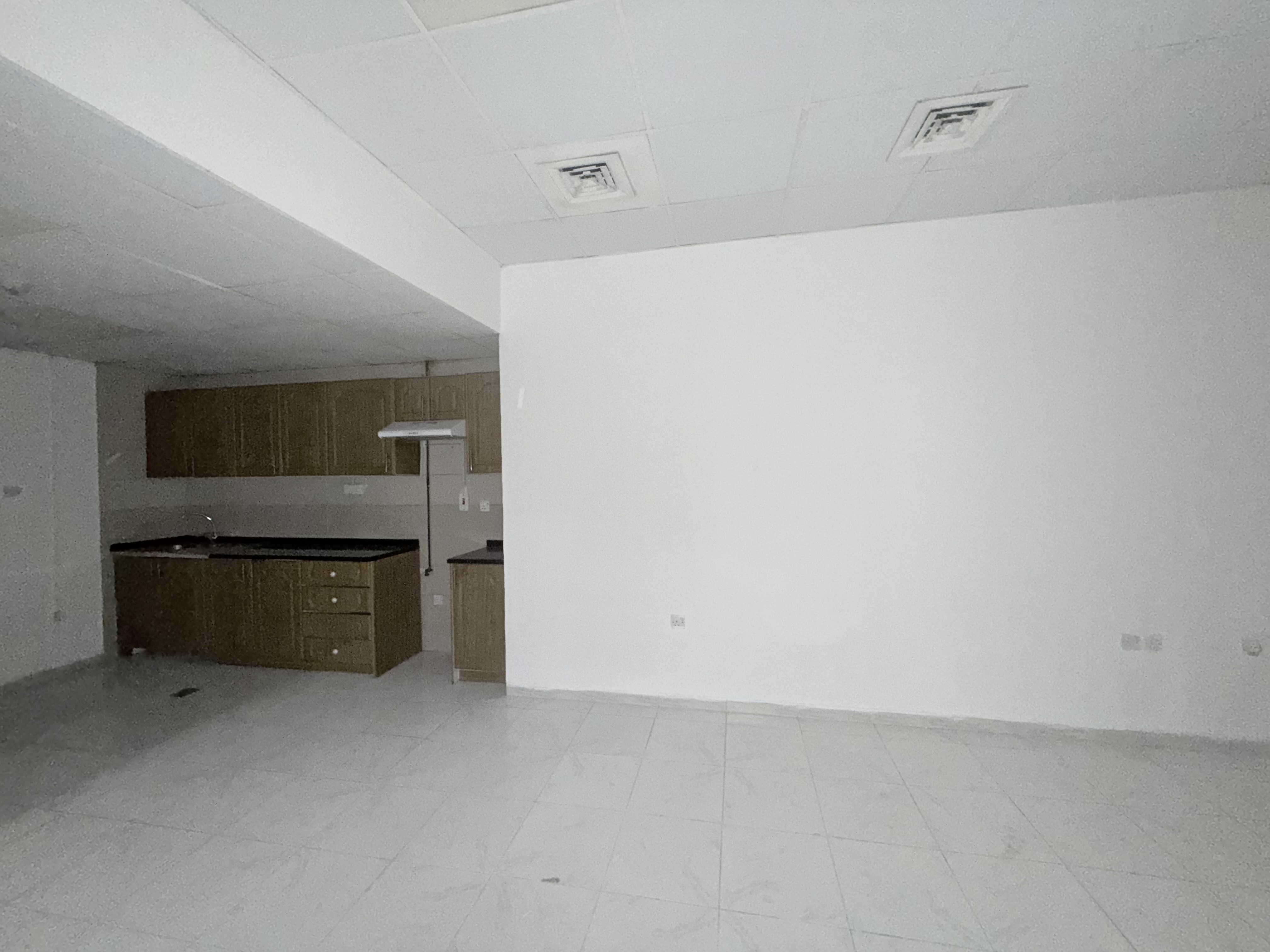 Luxury studio chiller free 20days free close to rood only 24k