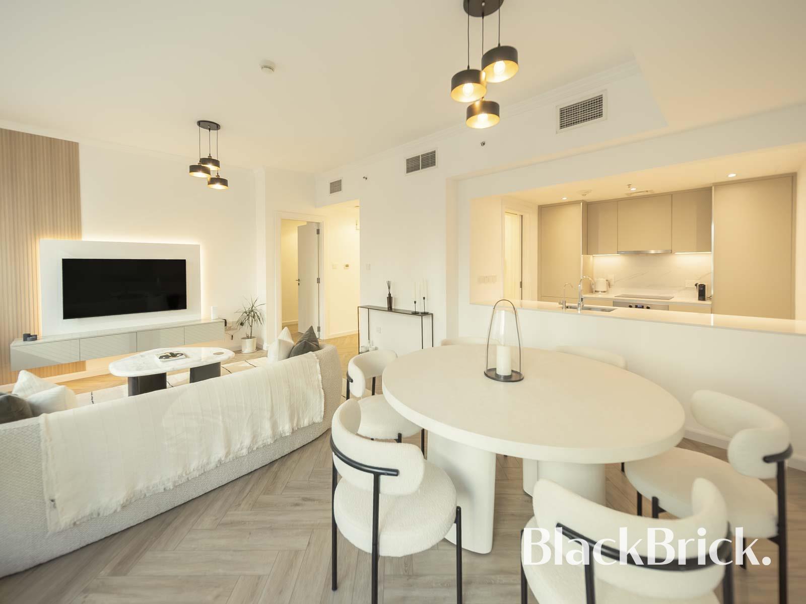 Fully Upgraded & Furnished | Marina View | VOT