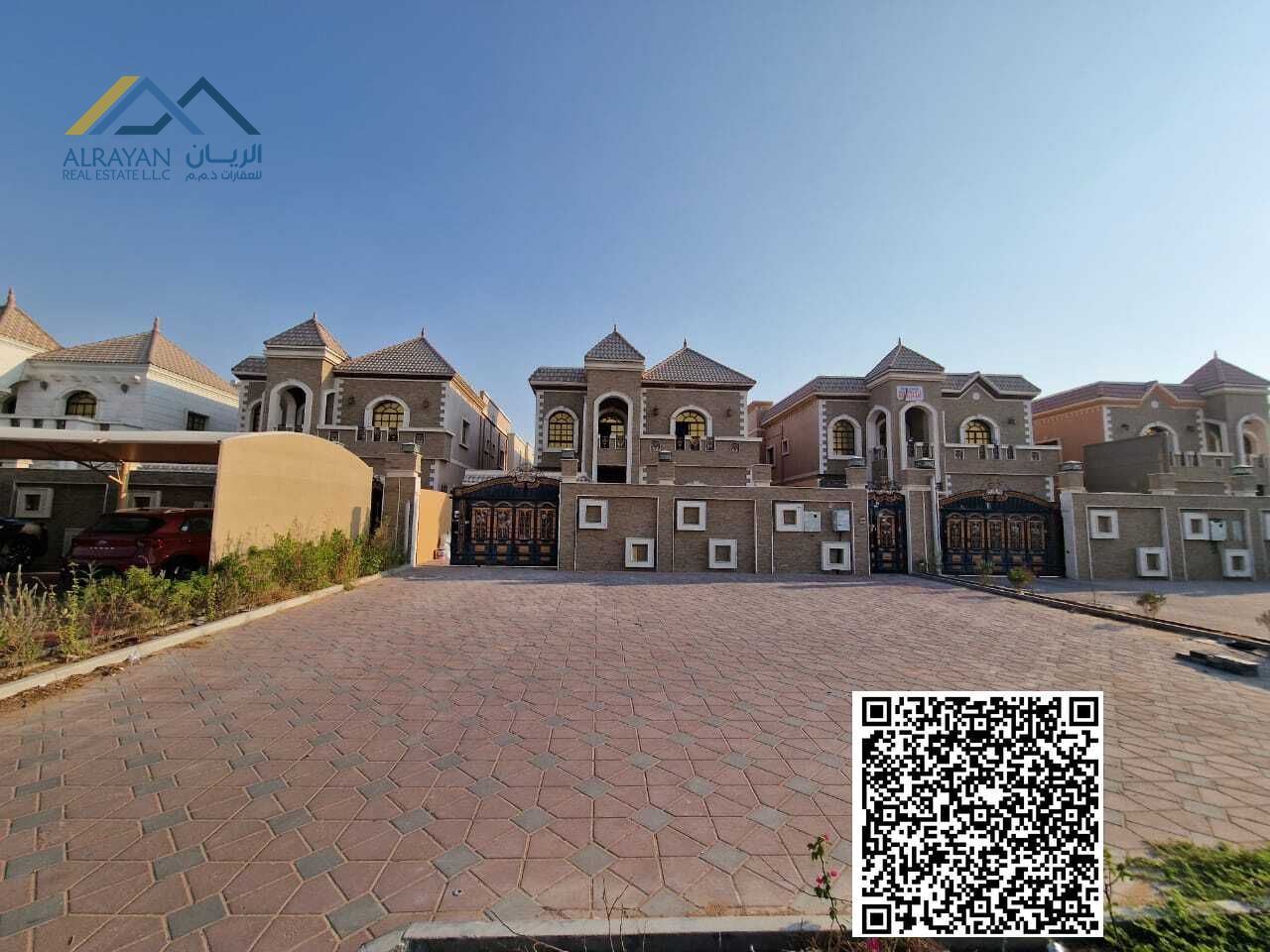Commercial property including electricity, water, and air conditioning; freehold ownership available to all nationalities.