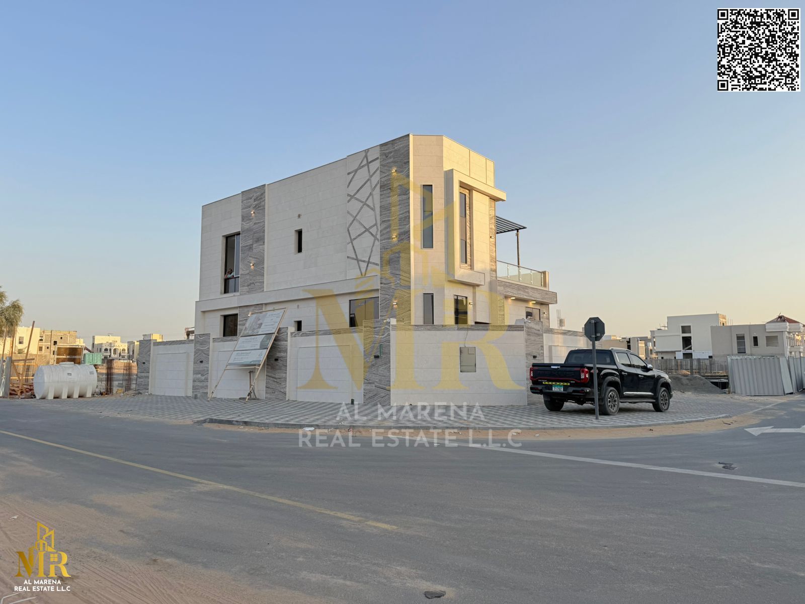 Corner villa directly from owner, fees & ownership incl.