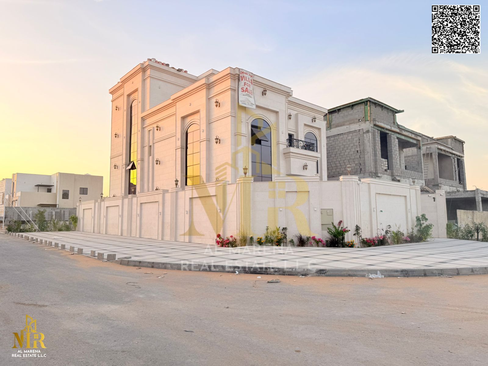 Corner villa, 2 floors + roof, 7BR, fees included