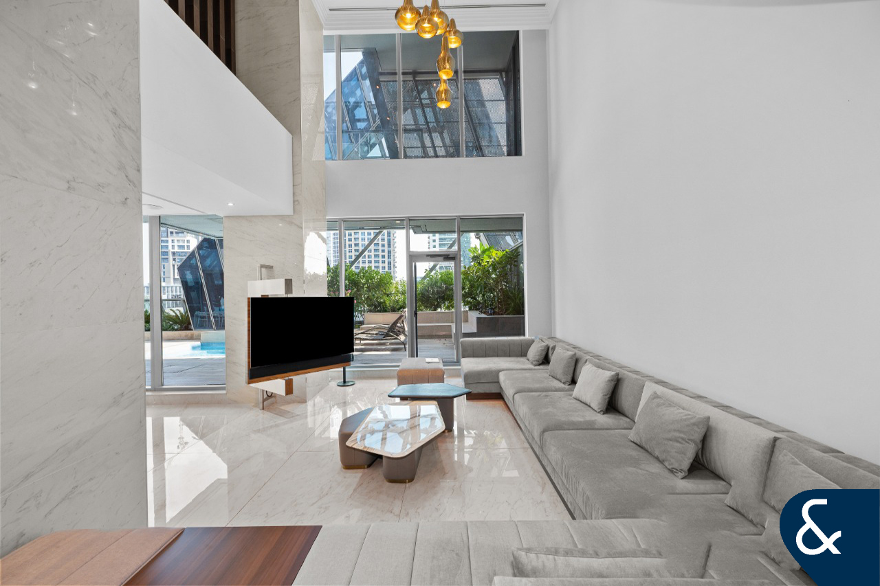 3 Bedroom Apartment| Upgraded | Private Pool