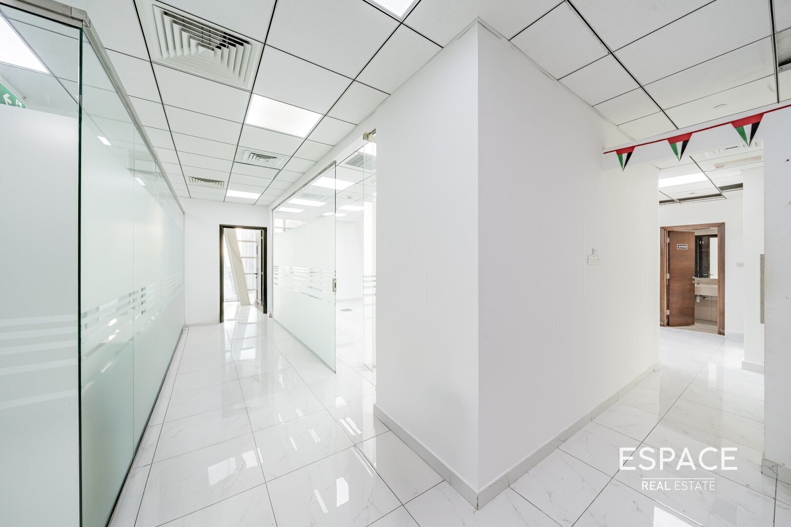 Prime Location | Modern | Fully Fitted