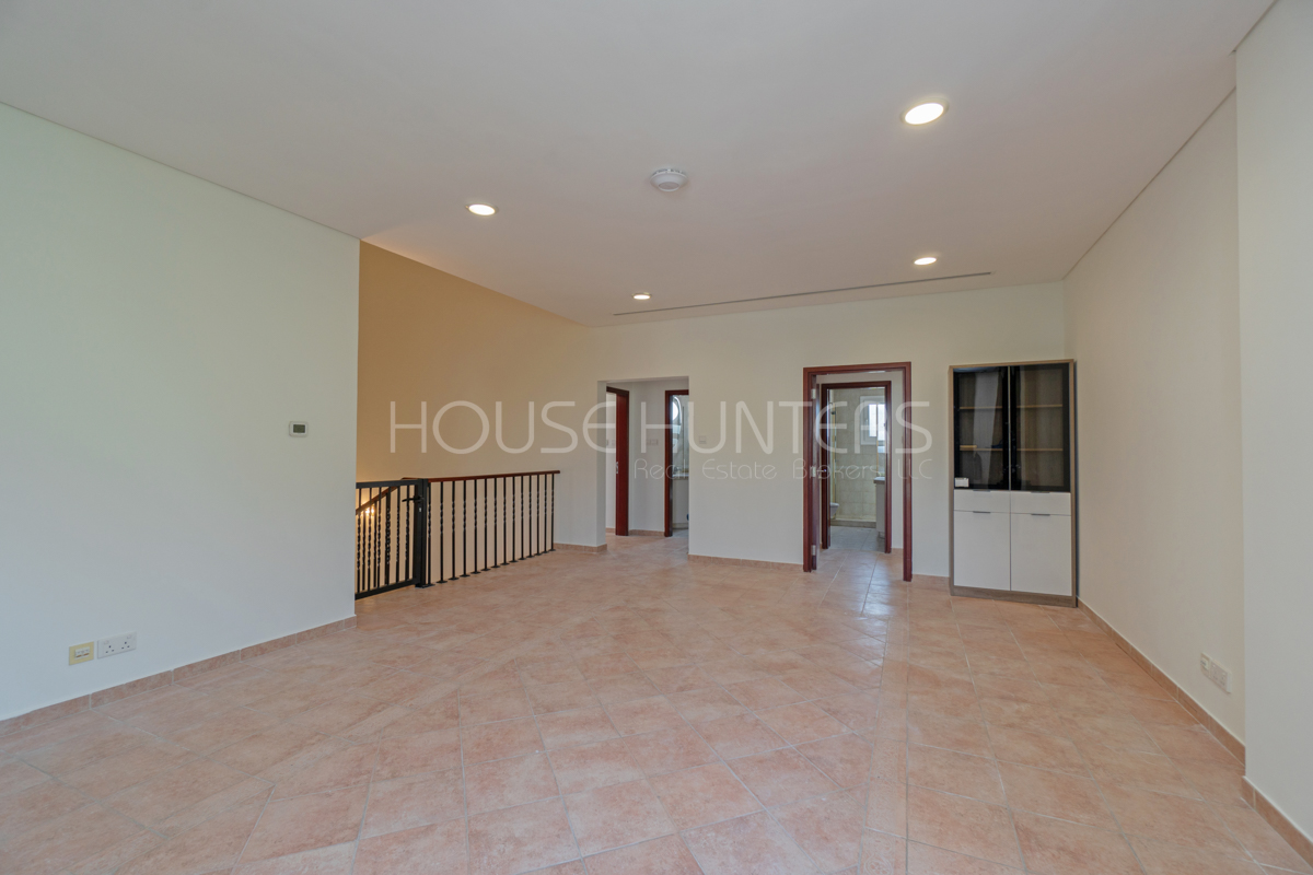 Mid September | Great Layout | Rare Unit