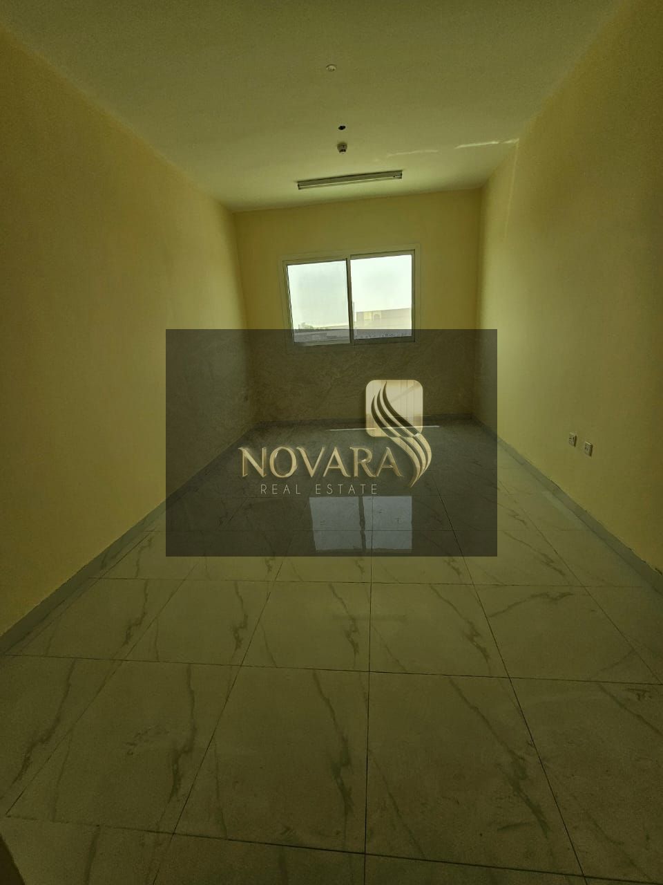 Offices are available for annual rent in Al Jurf Industrial Area 3 – behind the Chinese Market. It is a prime location that facilitates access to vari