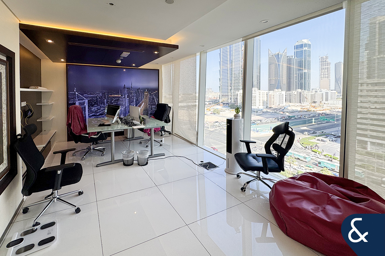 Close to Metro | Fitted & Furnished | Vacant