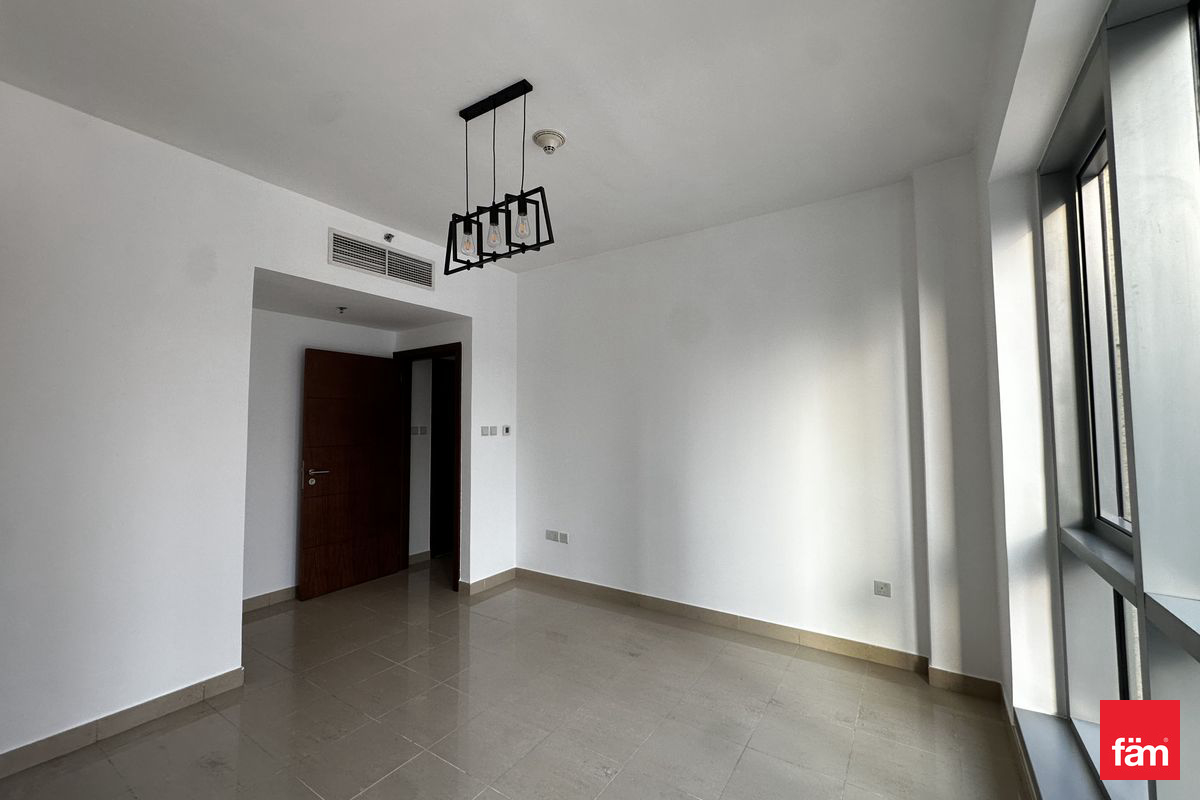Spacious|Study Room| Big Terrace | Downtown