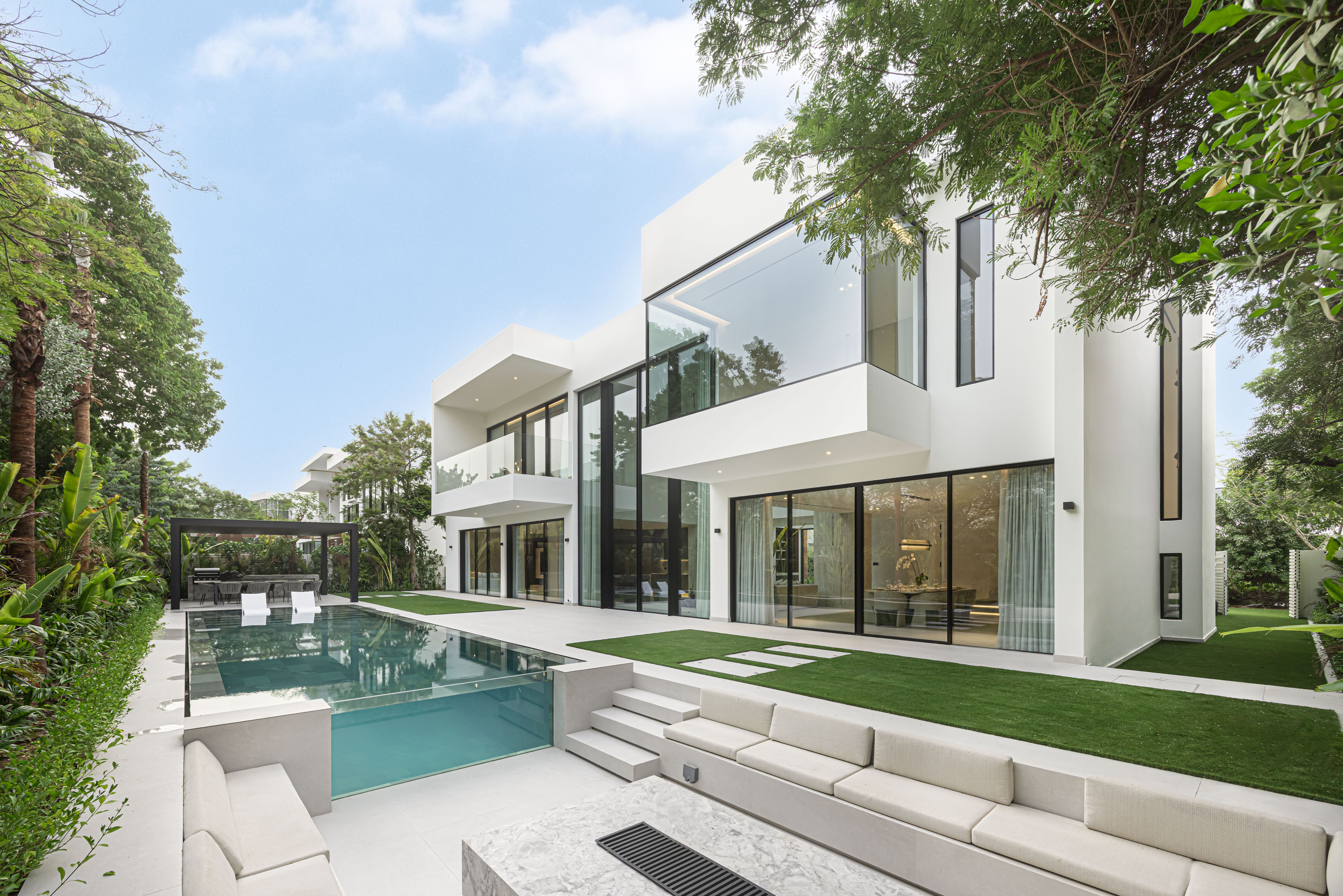 PARK VIEW | FULLY UPGRADED | LUXURY MEETS NATURE