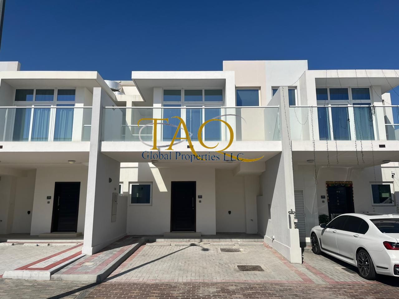 3 BEDROOM TOWNHOISE | GATED COMMUNITY | SPACIOUS & ELEGANT |
