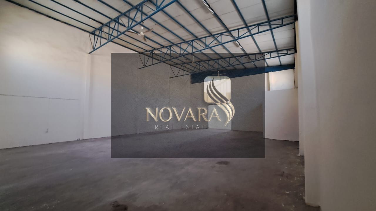 Warehouse for rent in Umm Al Quwain, with a suitable area for various industrial and commercial activities. Warehouse area: 5000 square feet