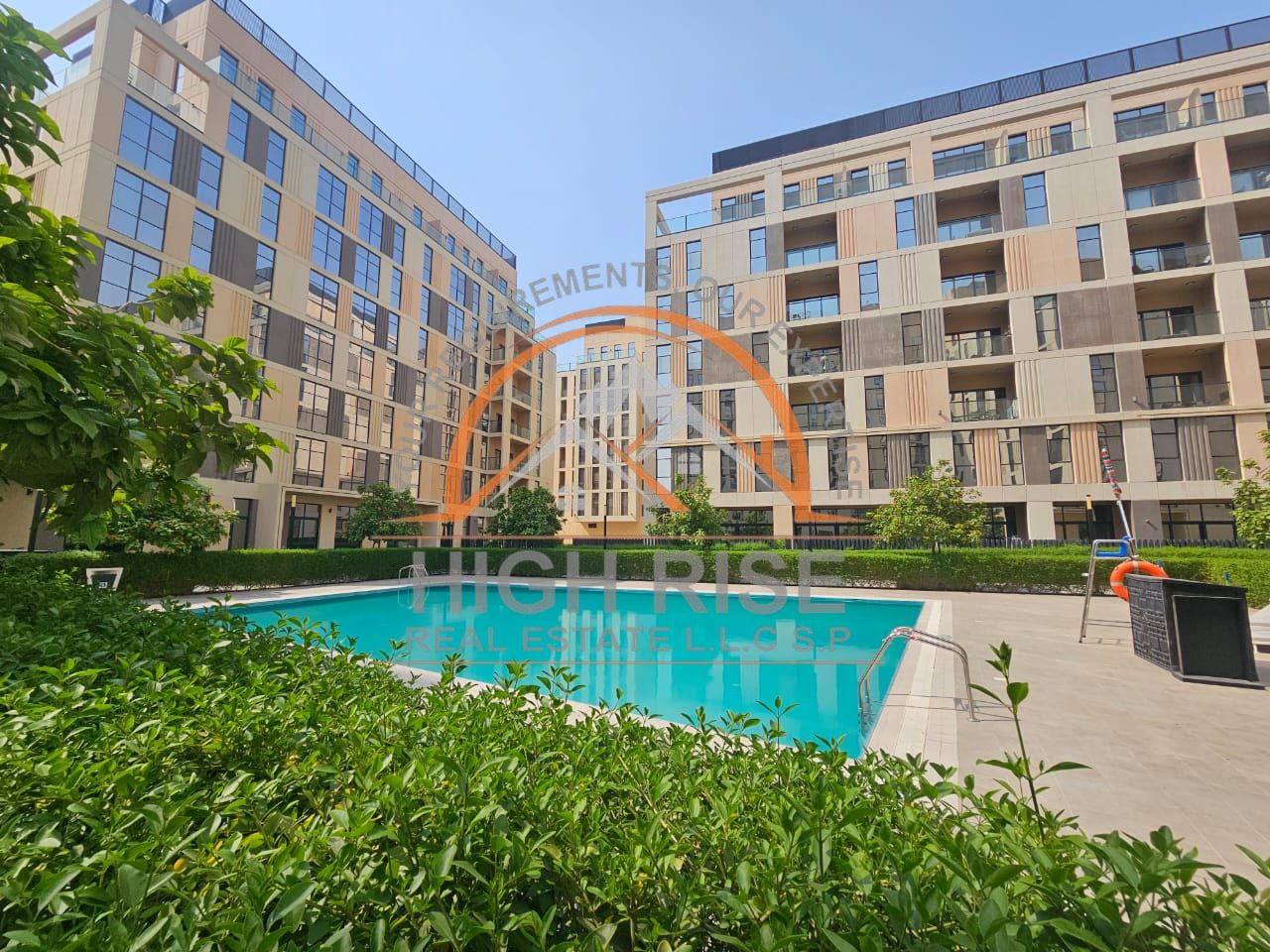 *READY CORNER UNIT* ALL AMENITIES! PRIME LOCATION