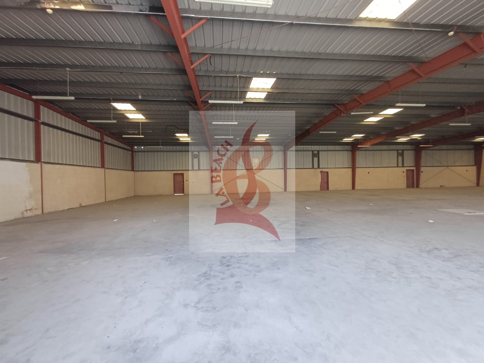 Commercial warehouse for rent in Al Quoz