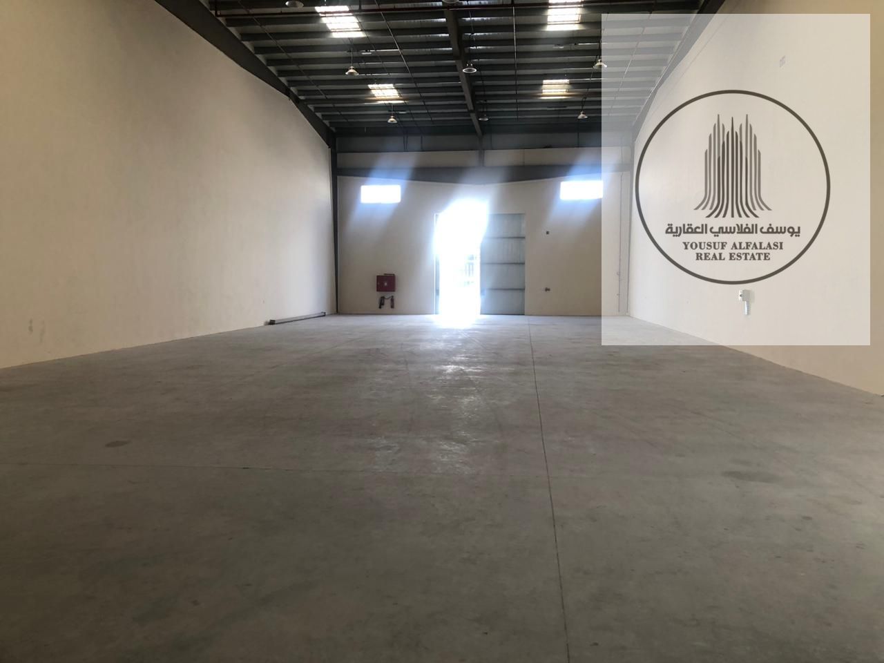 Warehouse for rent in Umm Al Quwain, 5700 SQ FT, electricity 50 kW, price 230,000 AED