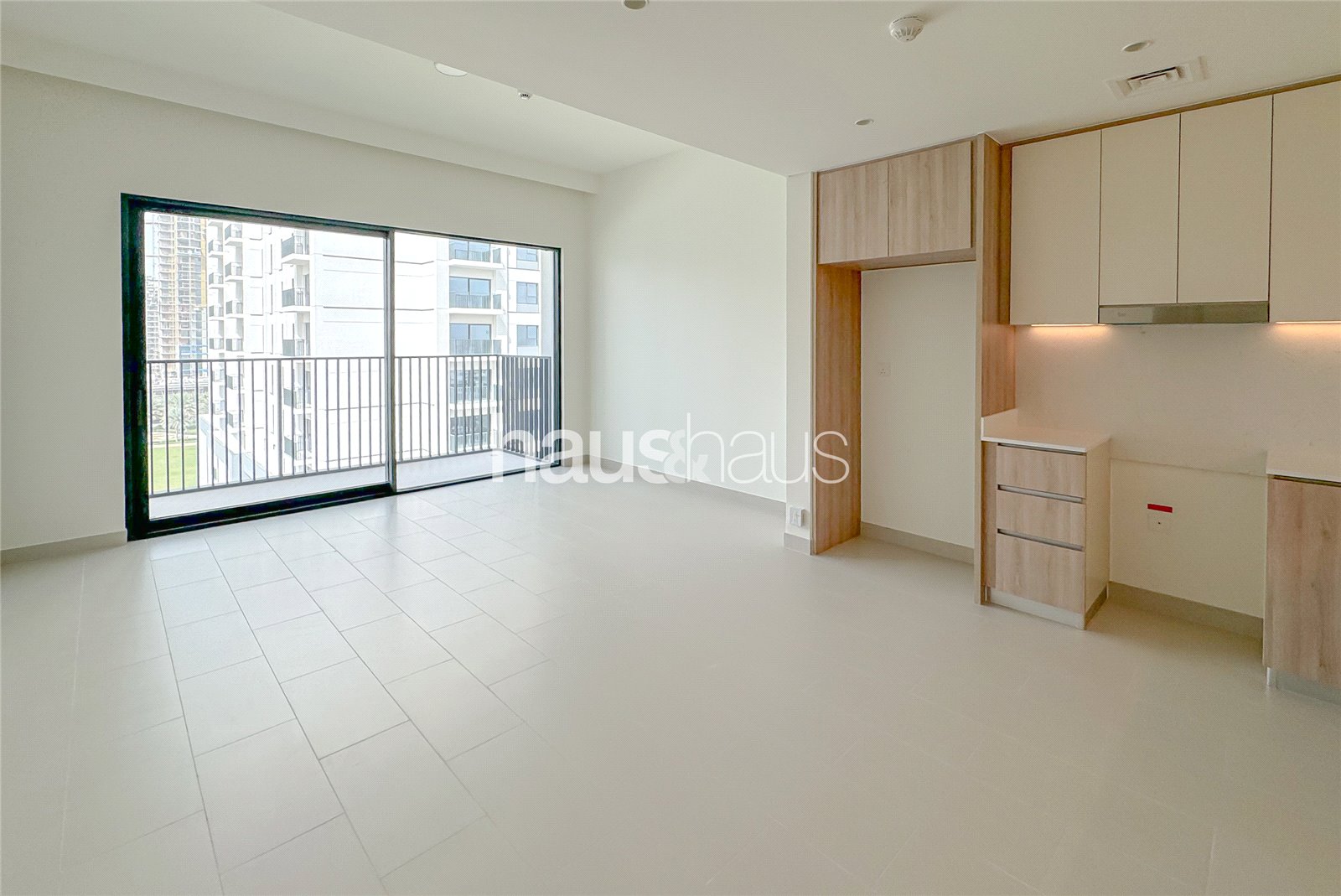 Pool View | Modern | Flexible Cheques