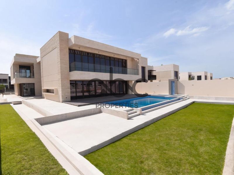 Luxurious 5BR+M | Private Pool +Garden | Ideal Community
