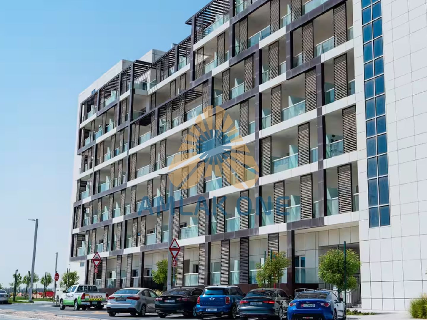 Furnished Studio | Cozy | Modern | With Parking