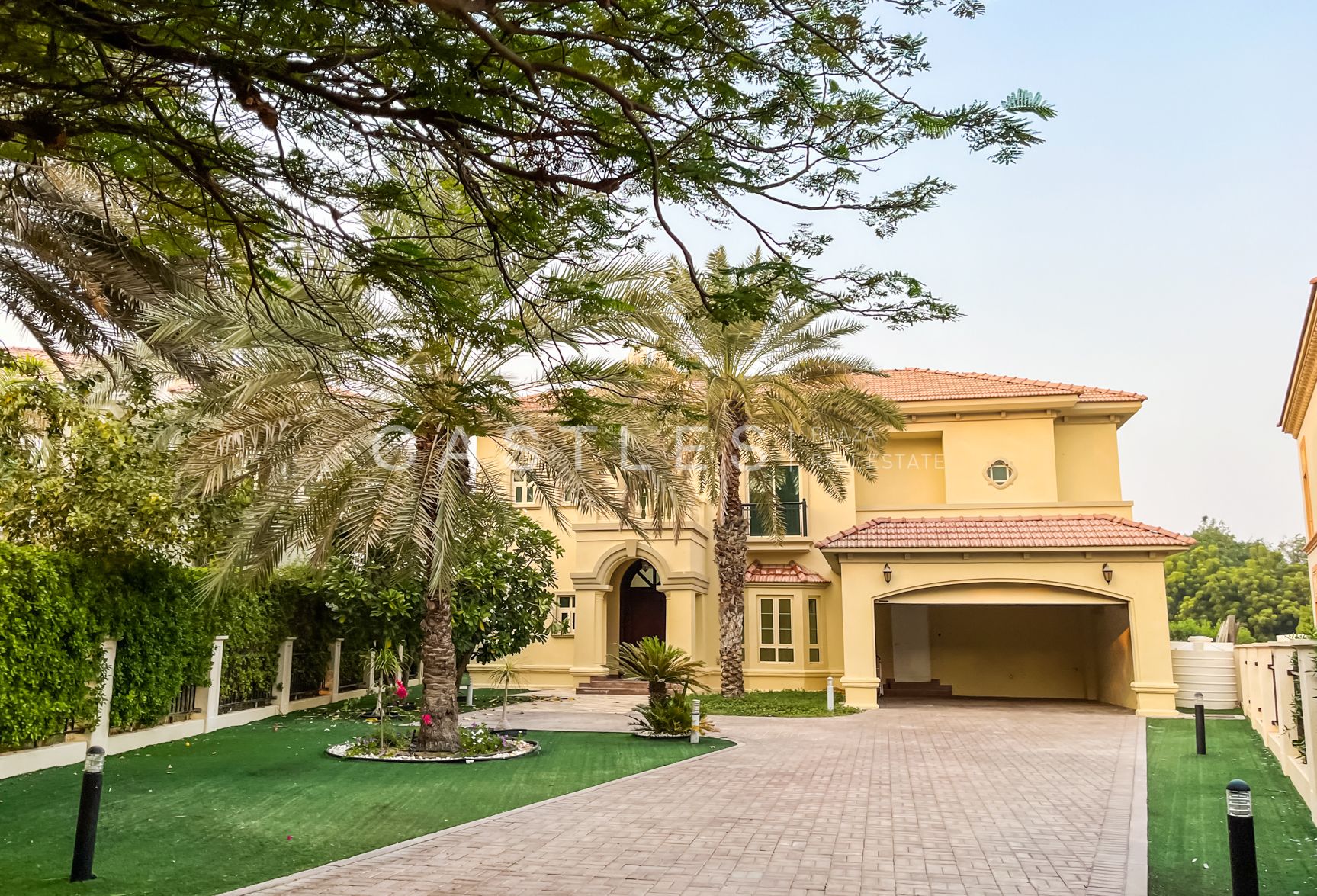 Lake View | Partially Upgraded | Villa For Rent