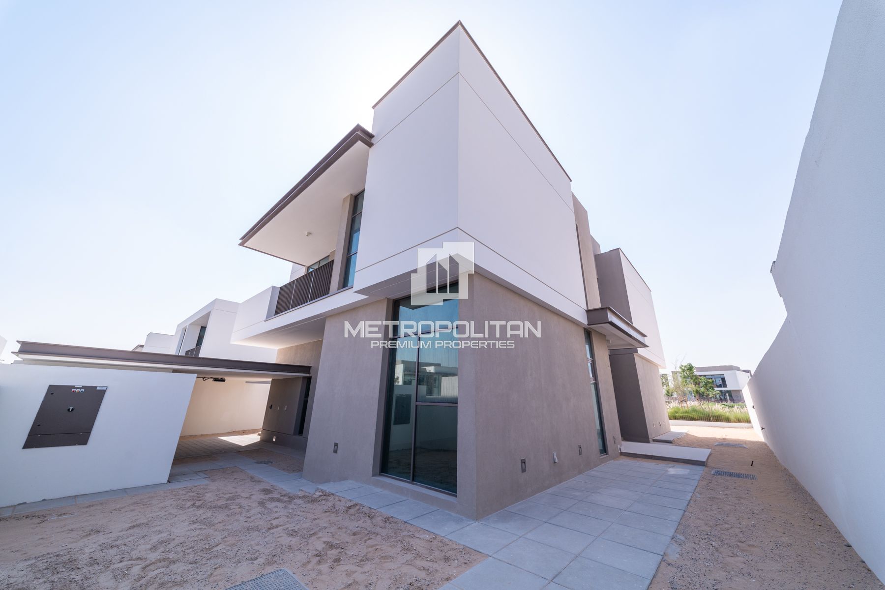 Private Pool | On Park | Landscaped | Single Row