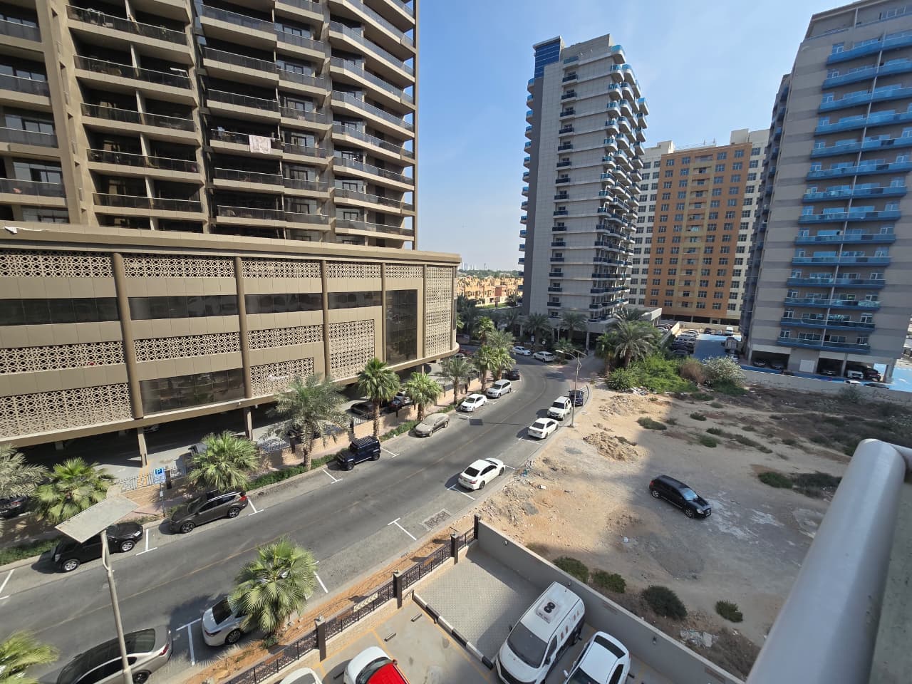 Spacious Apartment | Balcony | City Views