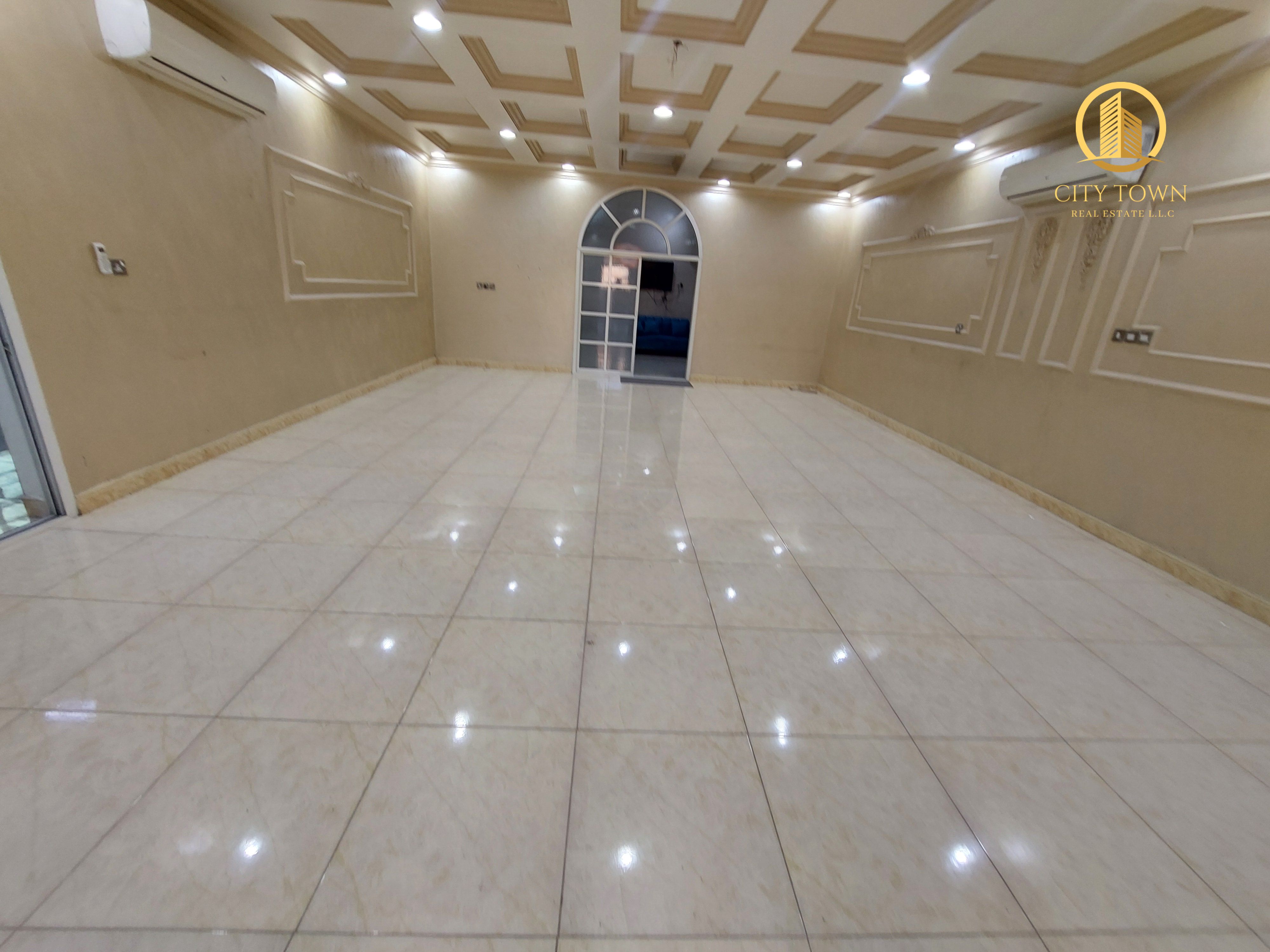 spacious 8 bedroom villa wiith hall, majlis huge size lawn area