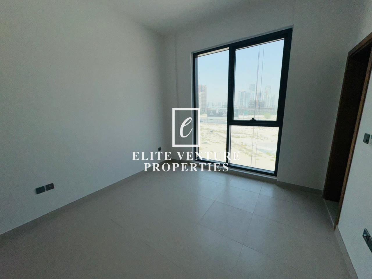 VACANT | SPACIOUS | PRIME LOCATION |