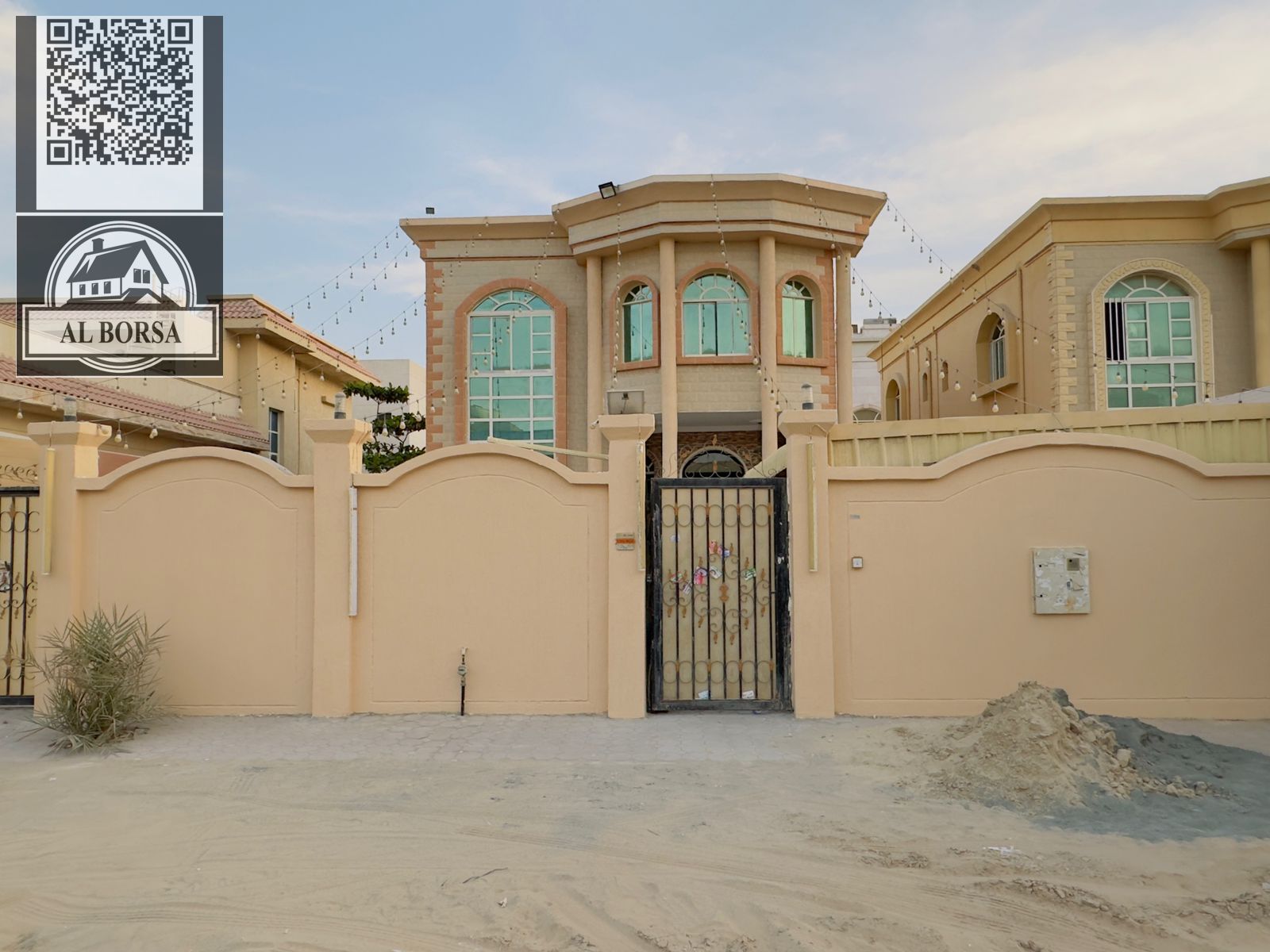 Villa for rent in Ajman, Al Muwaihat 1, on a corner plot with two street frontages, beautiful location, payment facilities available.