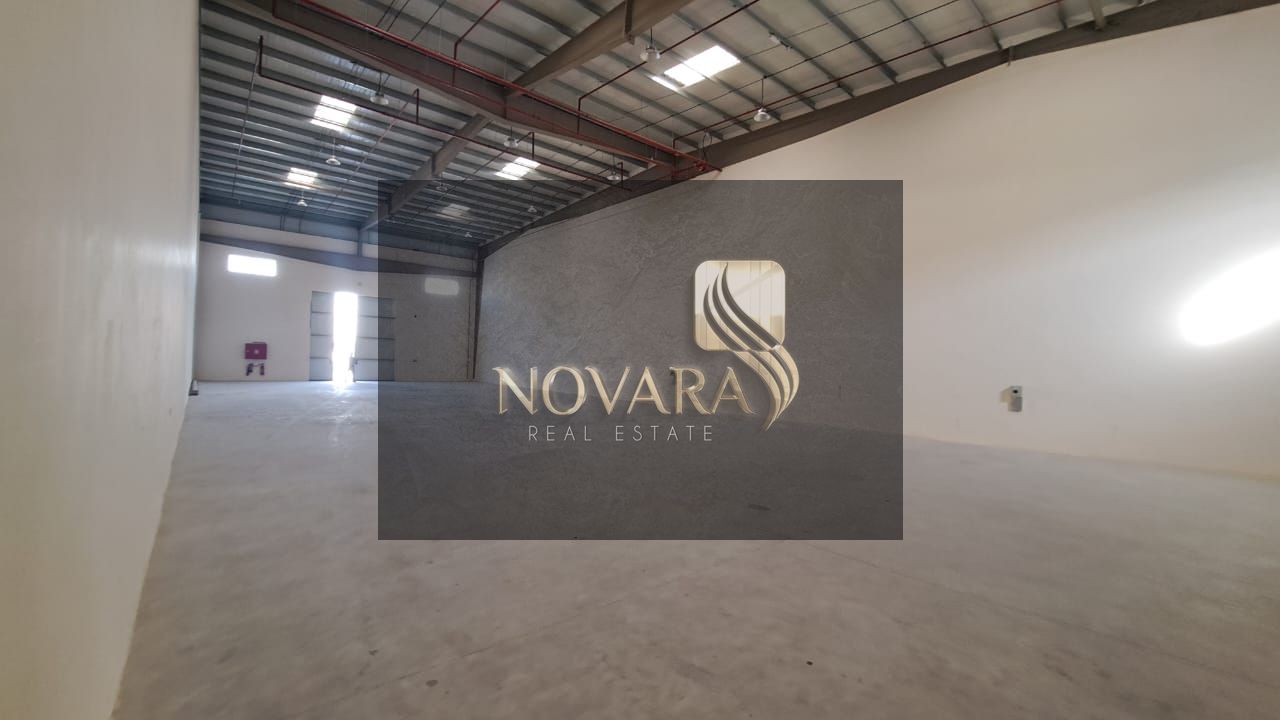 Modern warehouses in a strategic location in Umm Al Quwain – spacious area, excellent facilities, and a competitive price!