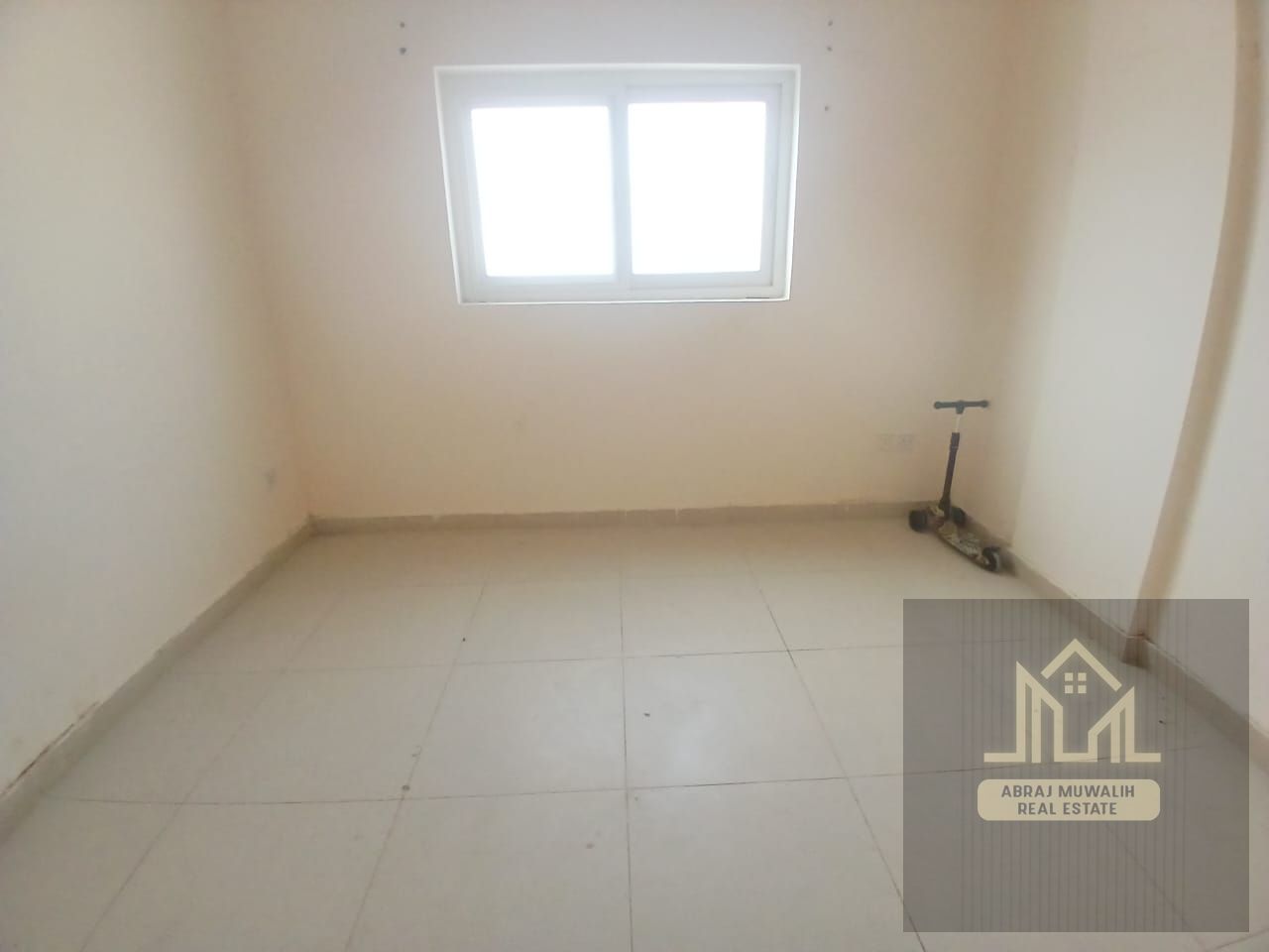 WOW \\ LAVISH \\ LUXRY APPARTMENT \\ FAMILY BUILDING