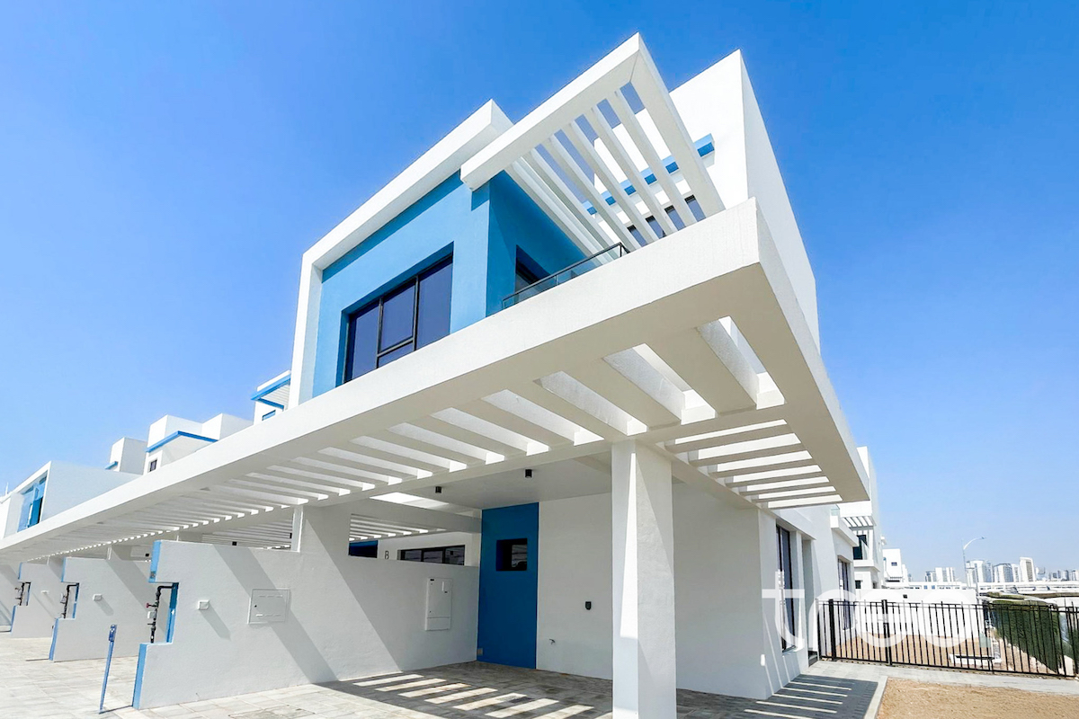 Close to park | BRAND NEW | Corner unit