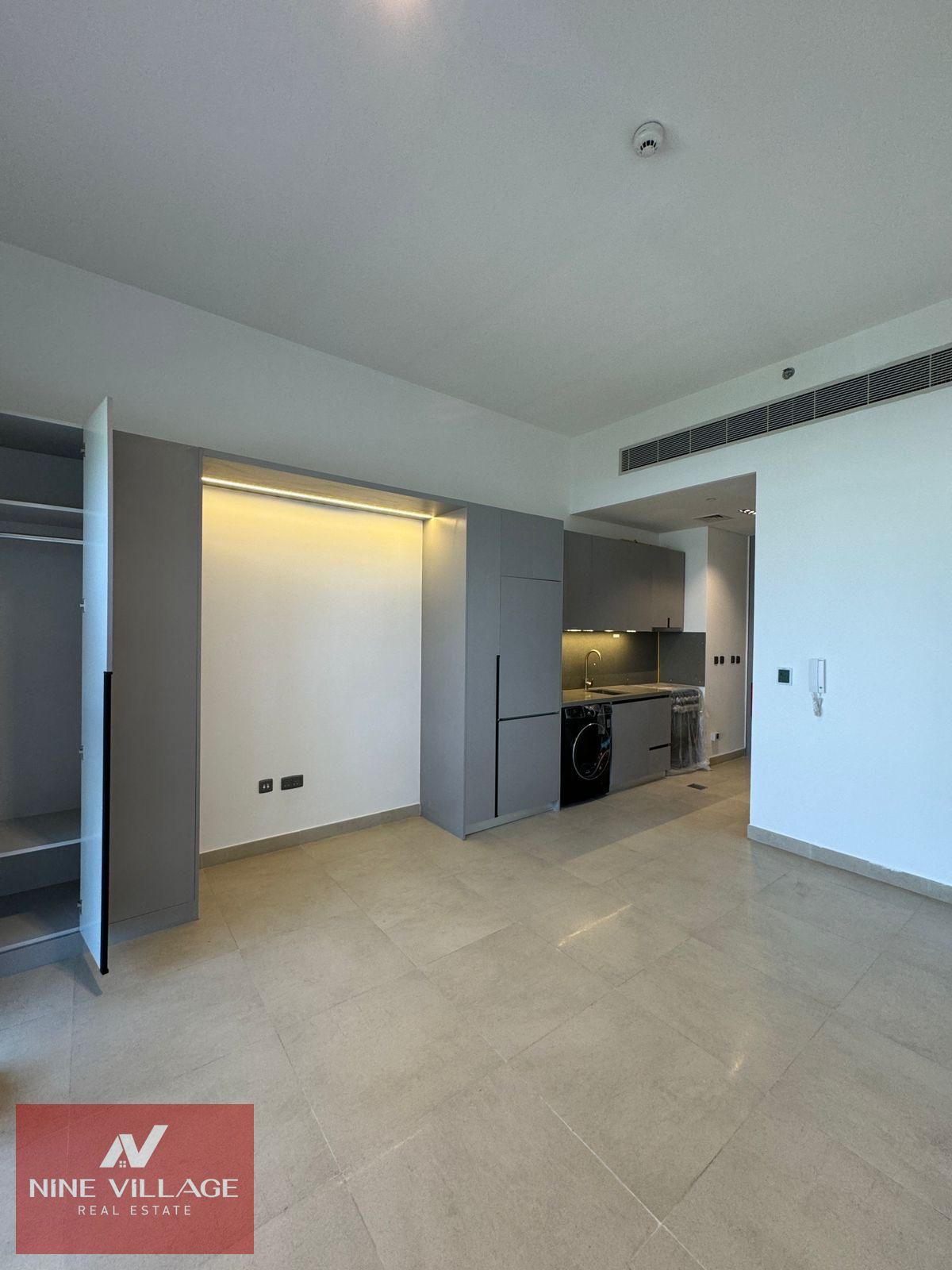 BURJ KHALIFA VIEW | GENUINE RESALE | SERIOUS BUYER | HIGH ROI | SEMI FURNISHED
