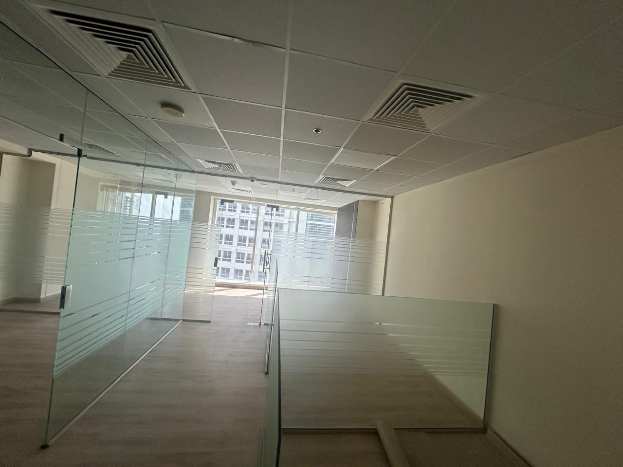 Grand Lobby | Close to Metro | 4 Cheques | Vacant