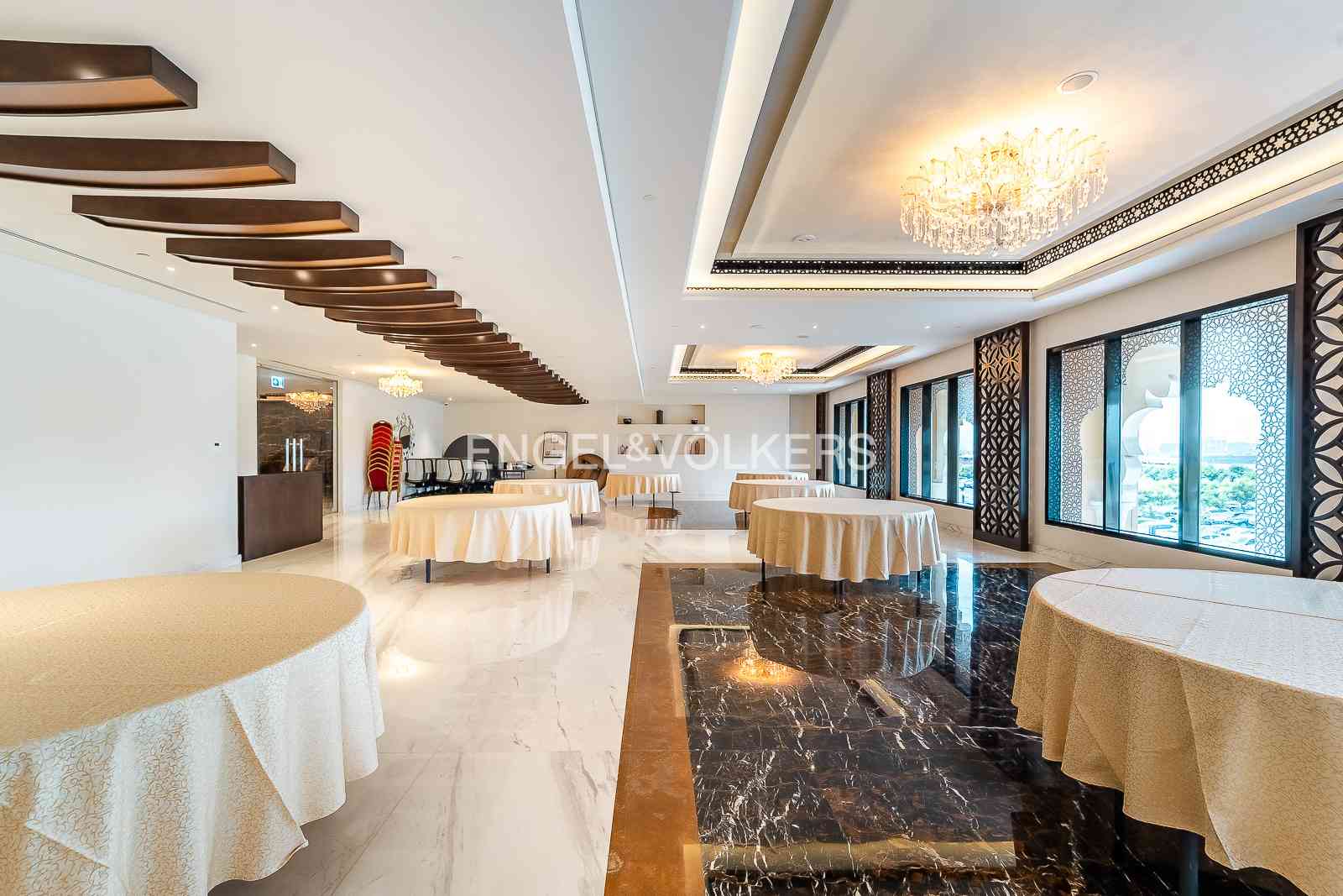 Mezzanine | Ideal for Restaurant | Canal Views