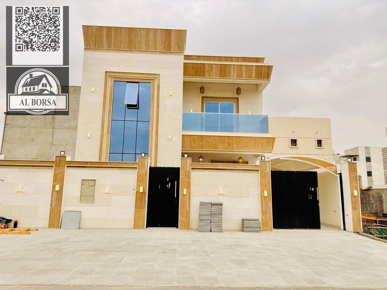 Villa for rent in Al-Haliyo 2, consisting of a setback in front of the villa, a courtyard inside the villa, a majlis, a large living room, 5 master be