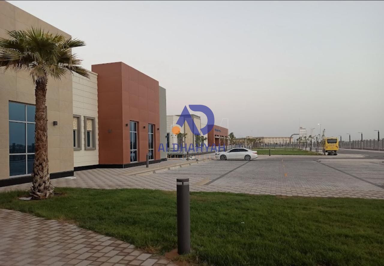 Investment Opportunity in Mleiha – Tawi Hamda Commercial Land in an Exceptional Location Corner Plot on Two Streets – Near Victoria School Area: 10,000 sq ft Building Permit: G+1 Ideal Location For Commercial Investment or Multiple Shops Close to
