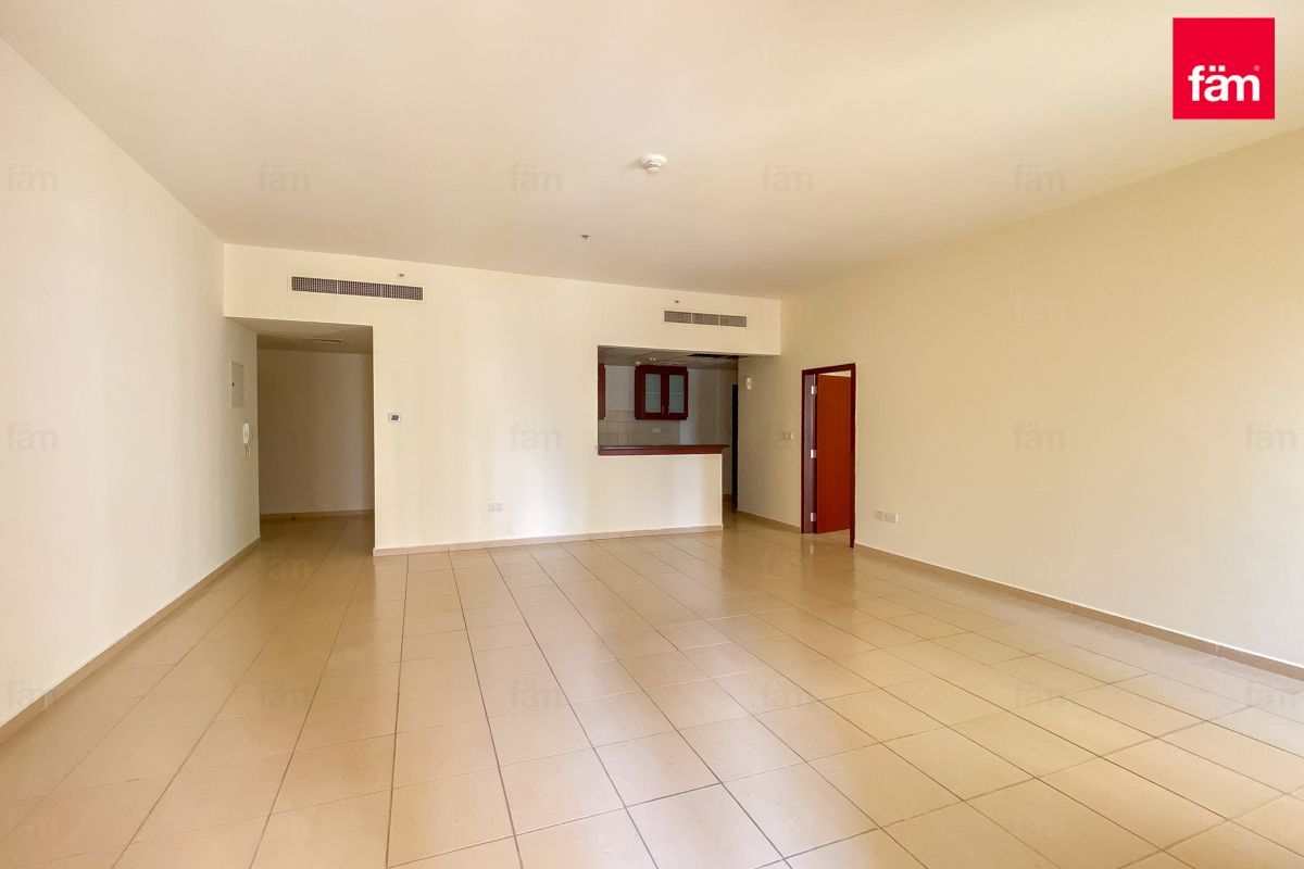 Community View | Large Terrace | Walk to Beach
