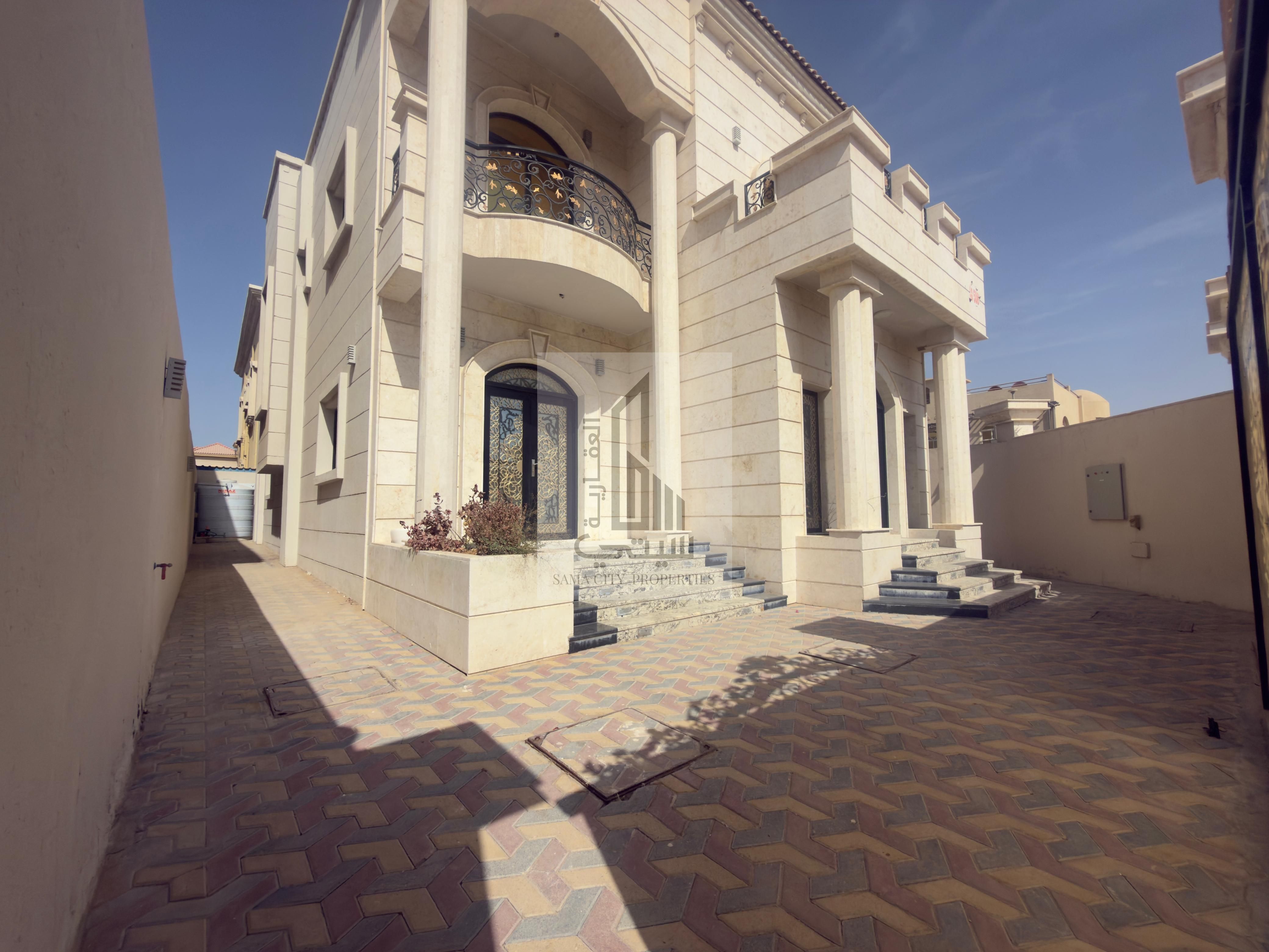 Corner villa classic for sale behind nesto Altallah
