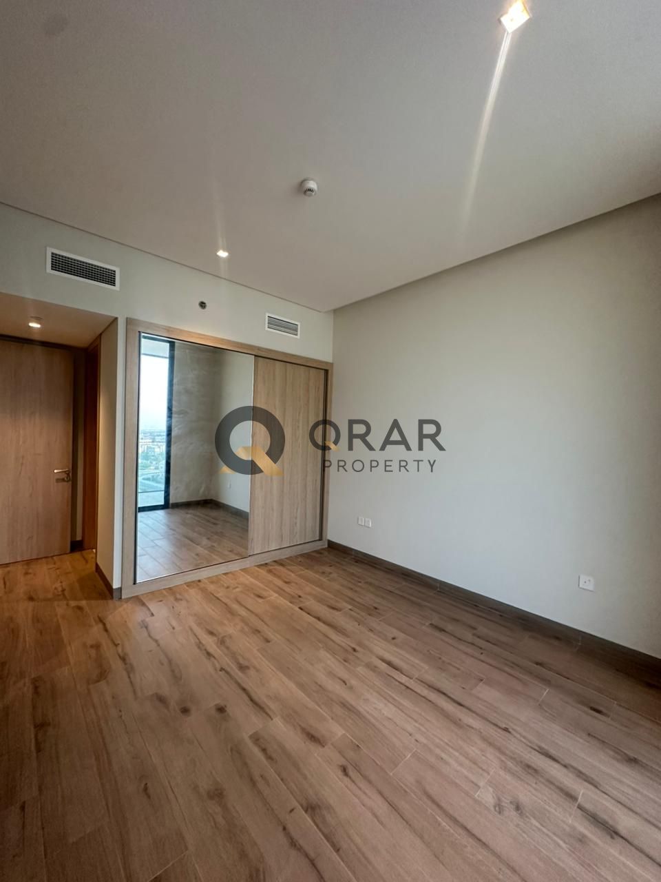 Modern APT | Best Deal | With Balcony l Luxury