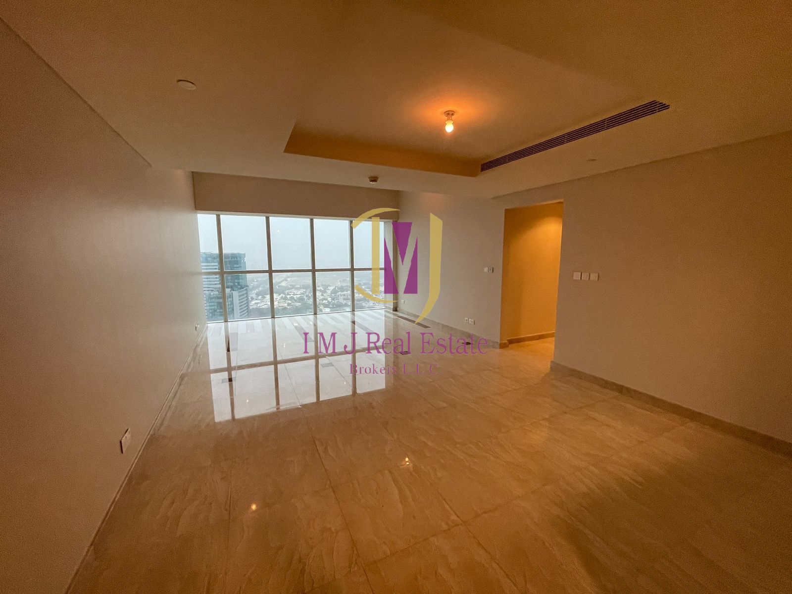 Unfurnished 2BR | Sheikh Zayed Rd View |Vacant