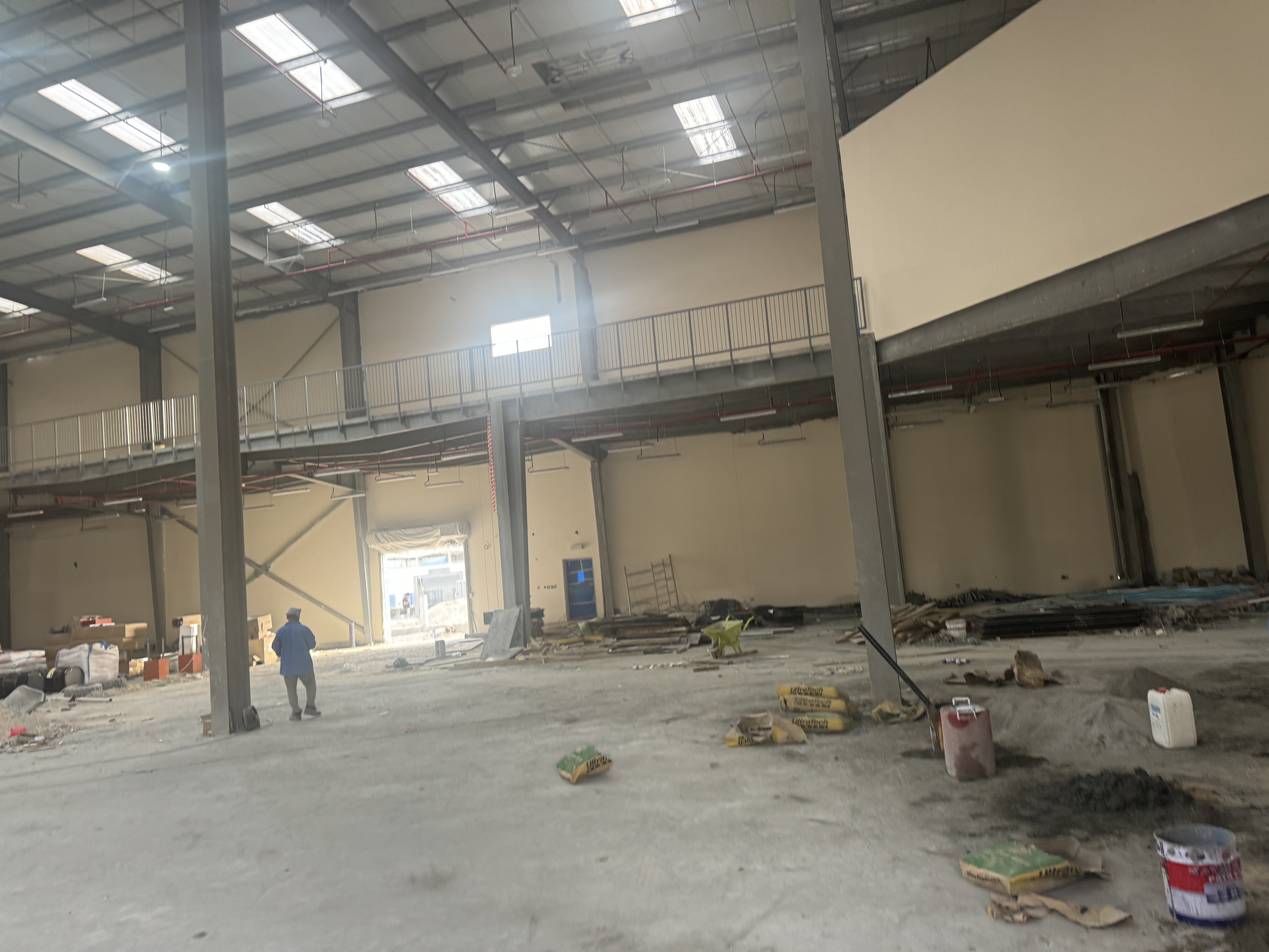 WAREHOUSE IN DIP