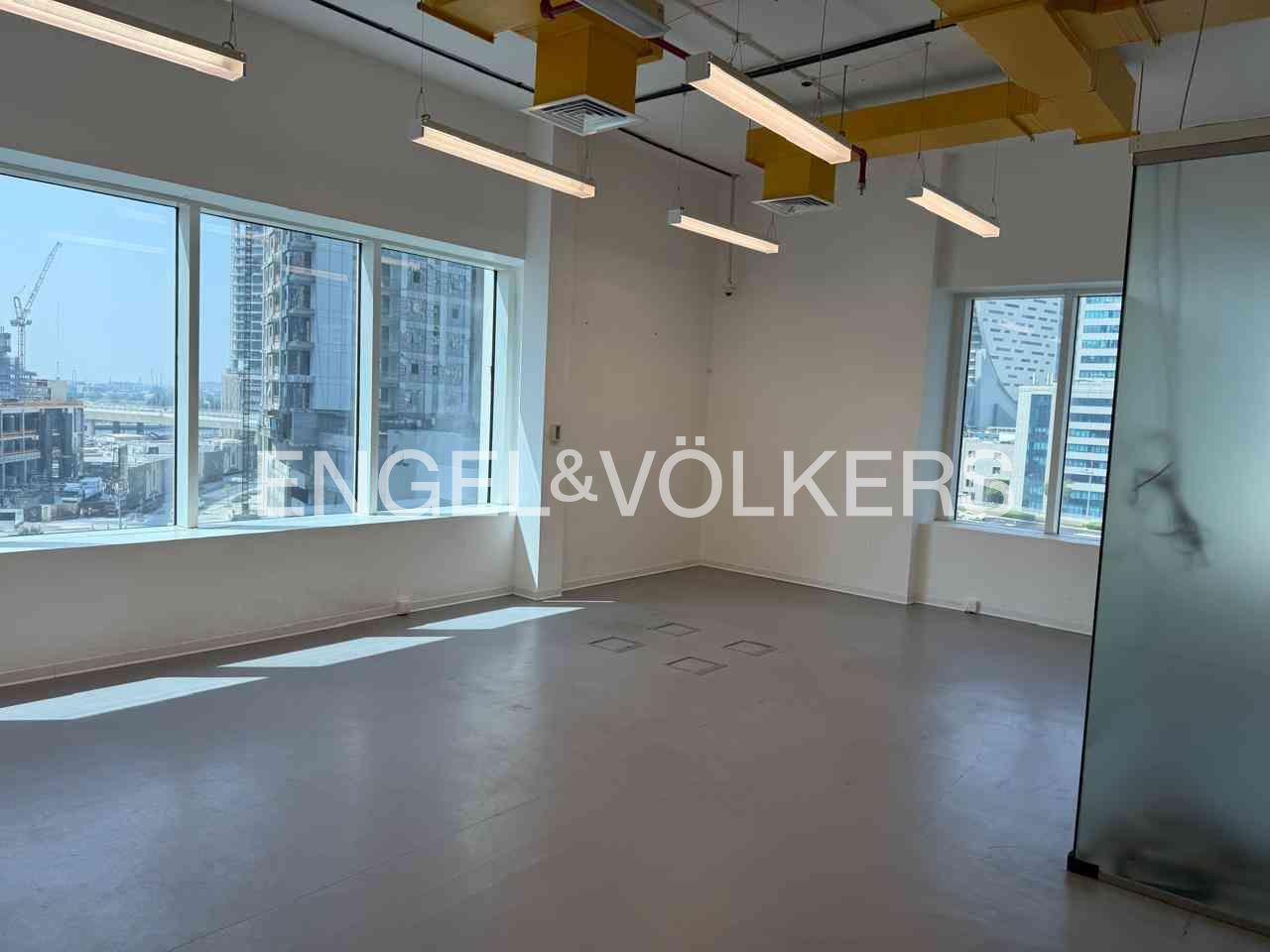 Ready to Move | Partitioned | Panoramic View