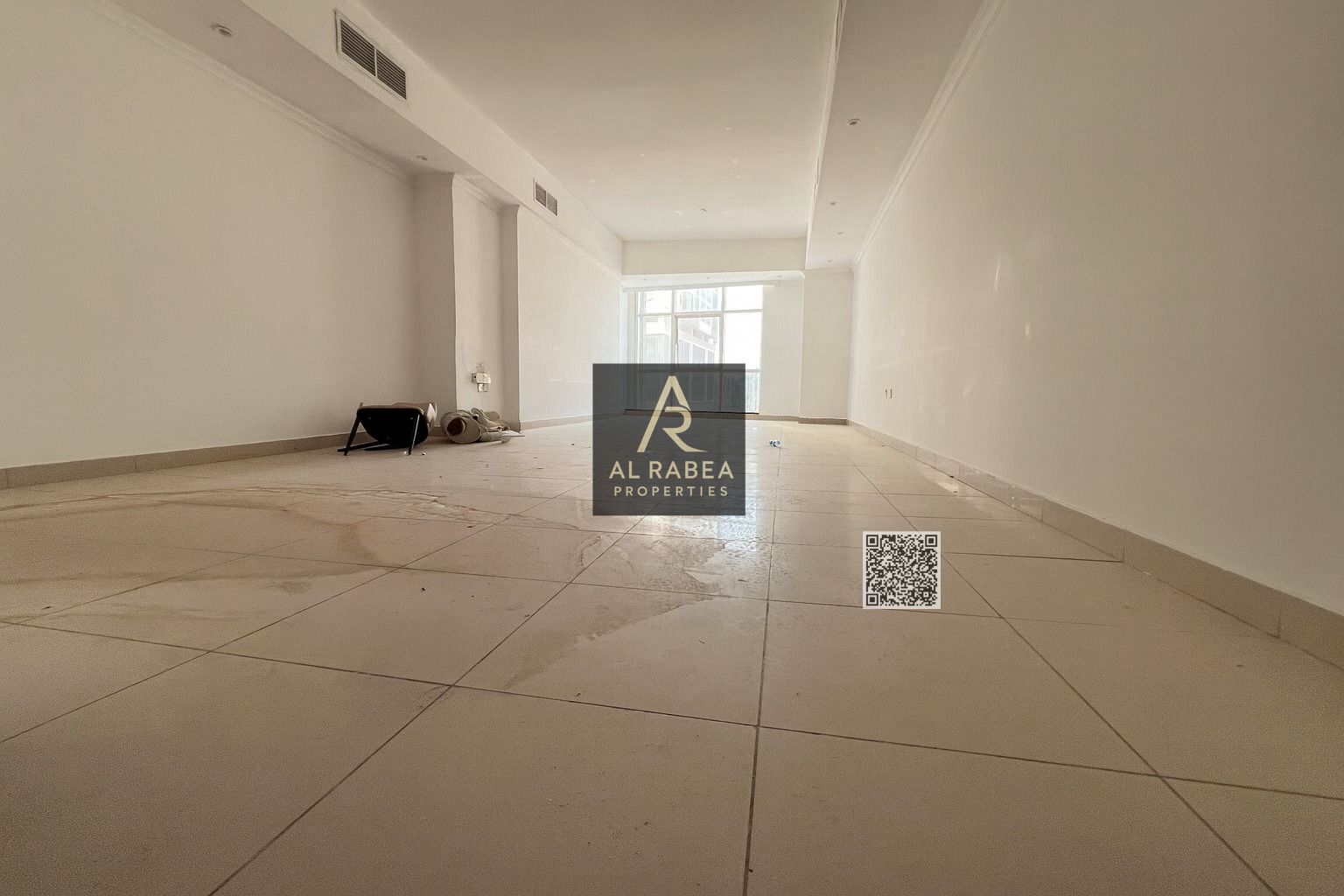 Service room - Built-in wardrobes - Central air conditioning - Balcony - Special price - Exclusive offer