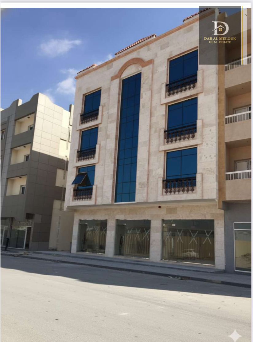 Excellent Investment Opportunity in Muwaileh, Sharjah A residential and commercial building in a prime location with a stable income stream