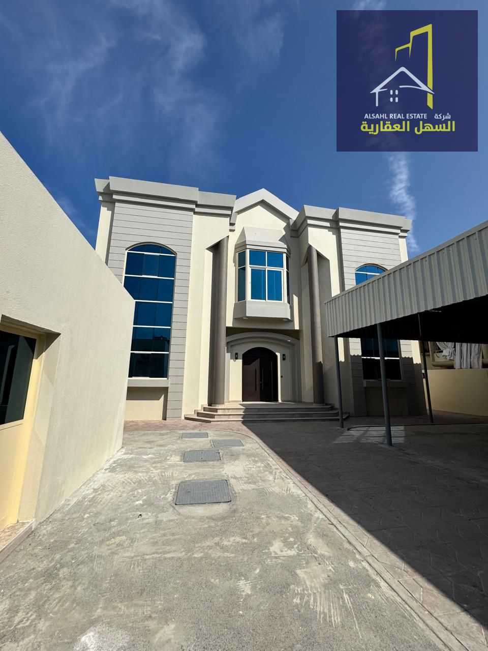 Luxurius villa 5bedrooms with maid's room and huge halls