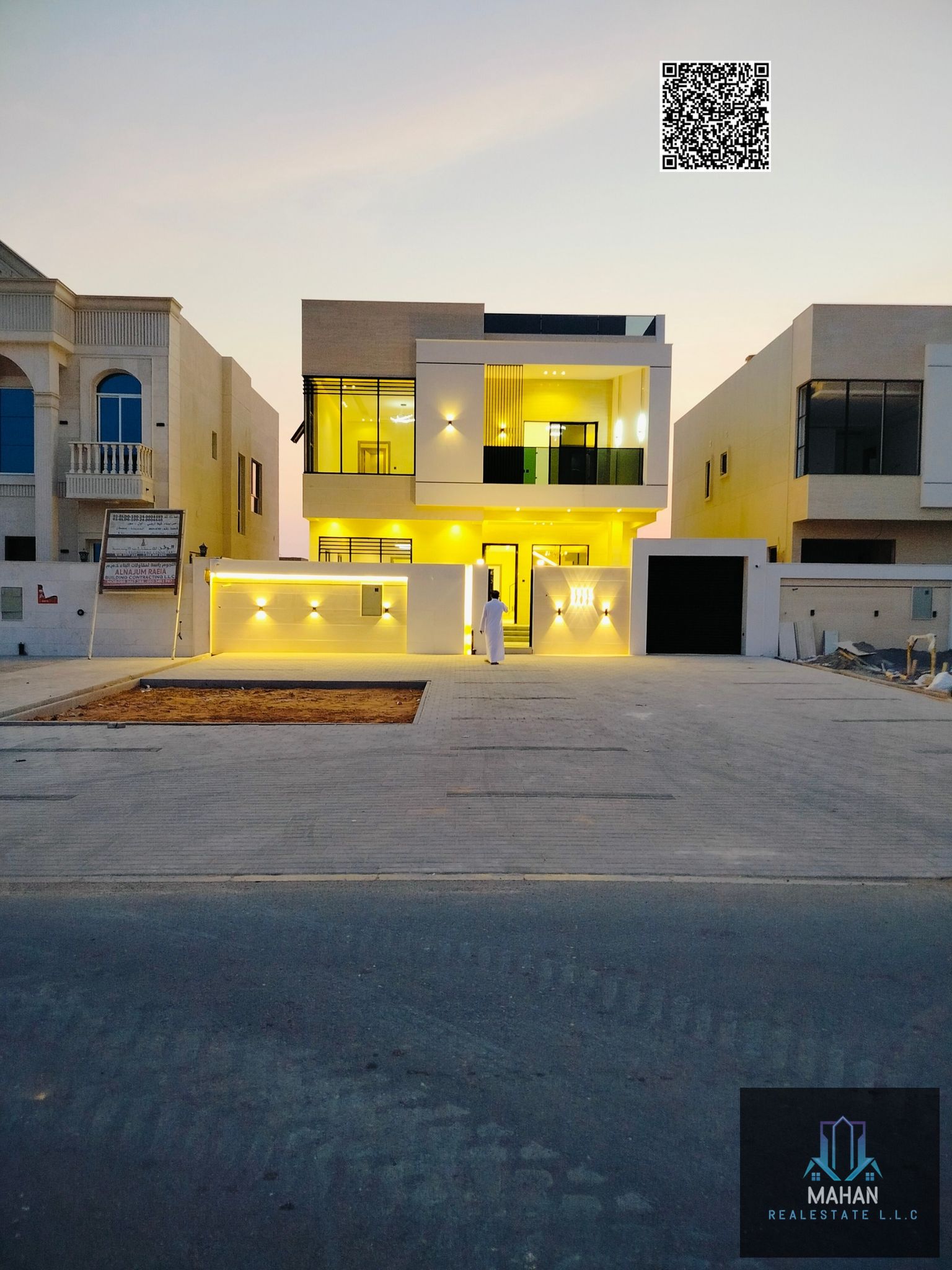 Luxury Villa for Sale in Al Zayem – Ajman 3,014 sq. ft Plot – 4,000 sq. ft Built-up 5 Master Bedrooms – Central AC – Large Front Extension – Premium Finishing Price: AED 1,750,000 – Negotiable