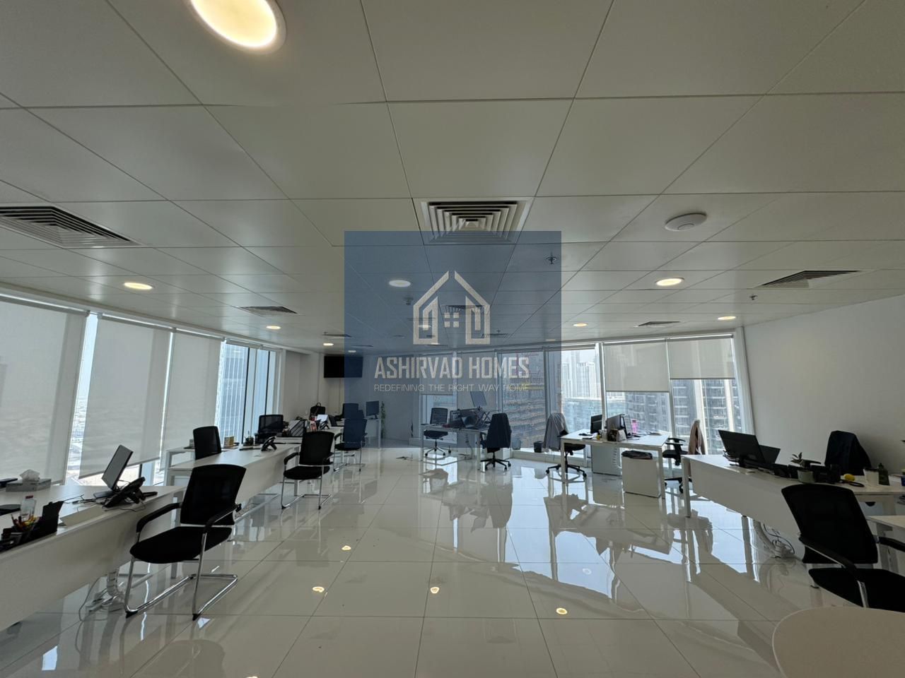 PREMIUM FITTED OFFICE / BIG SIZE IN BUSINESS BAY