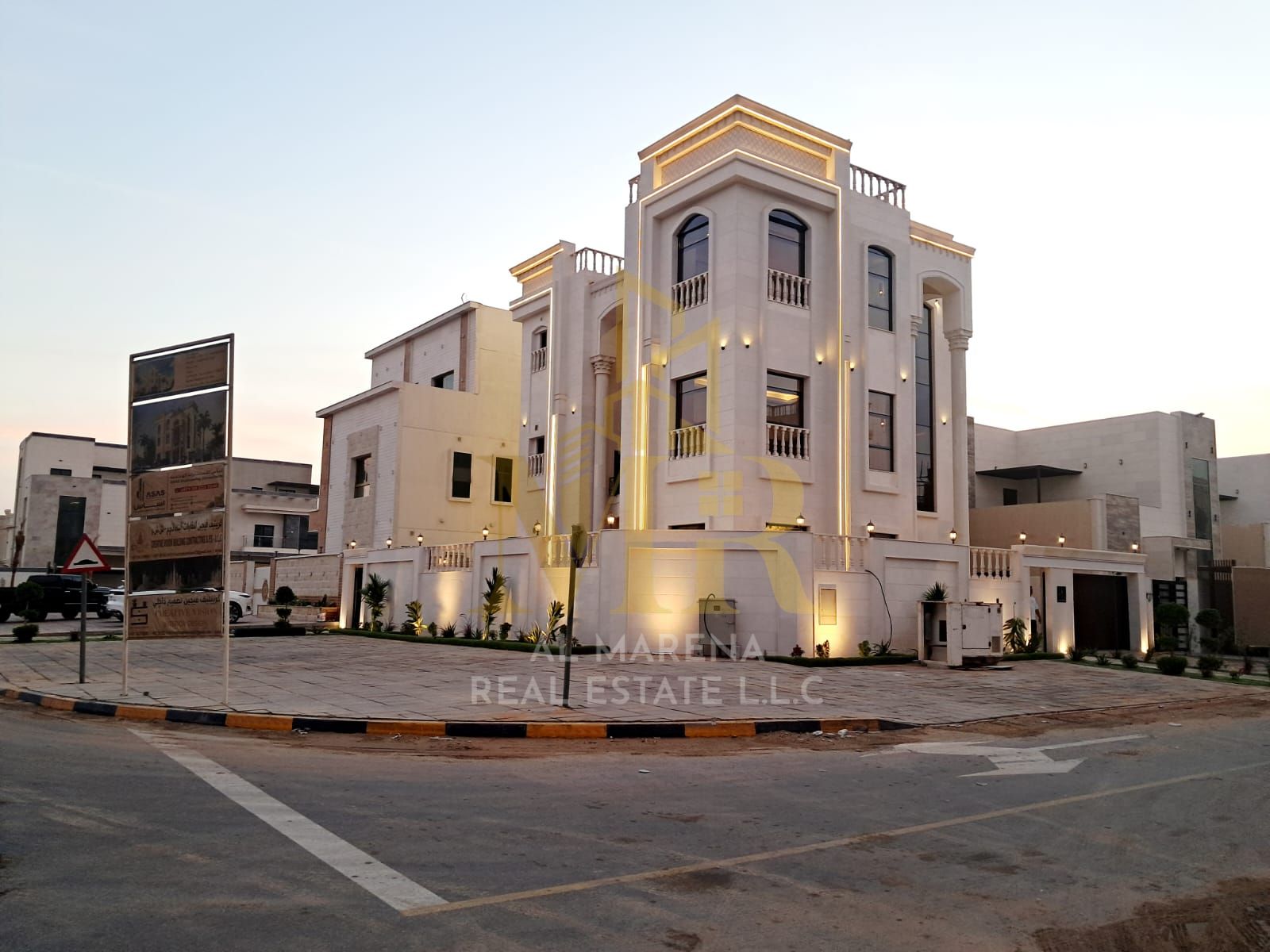 A golden opportunity to own a luxurious corner villa in Ajman's prestigious Al Zahiyah area, complete with a swimming pool and all registration and ow