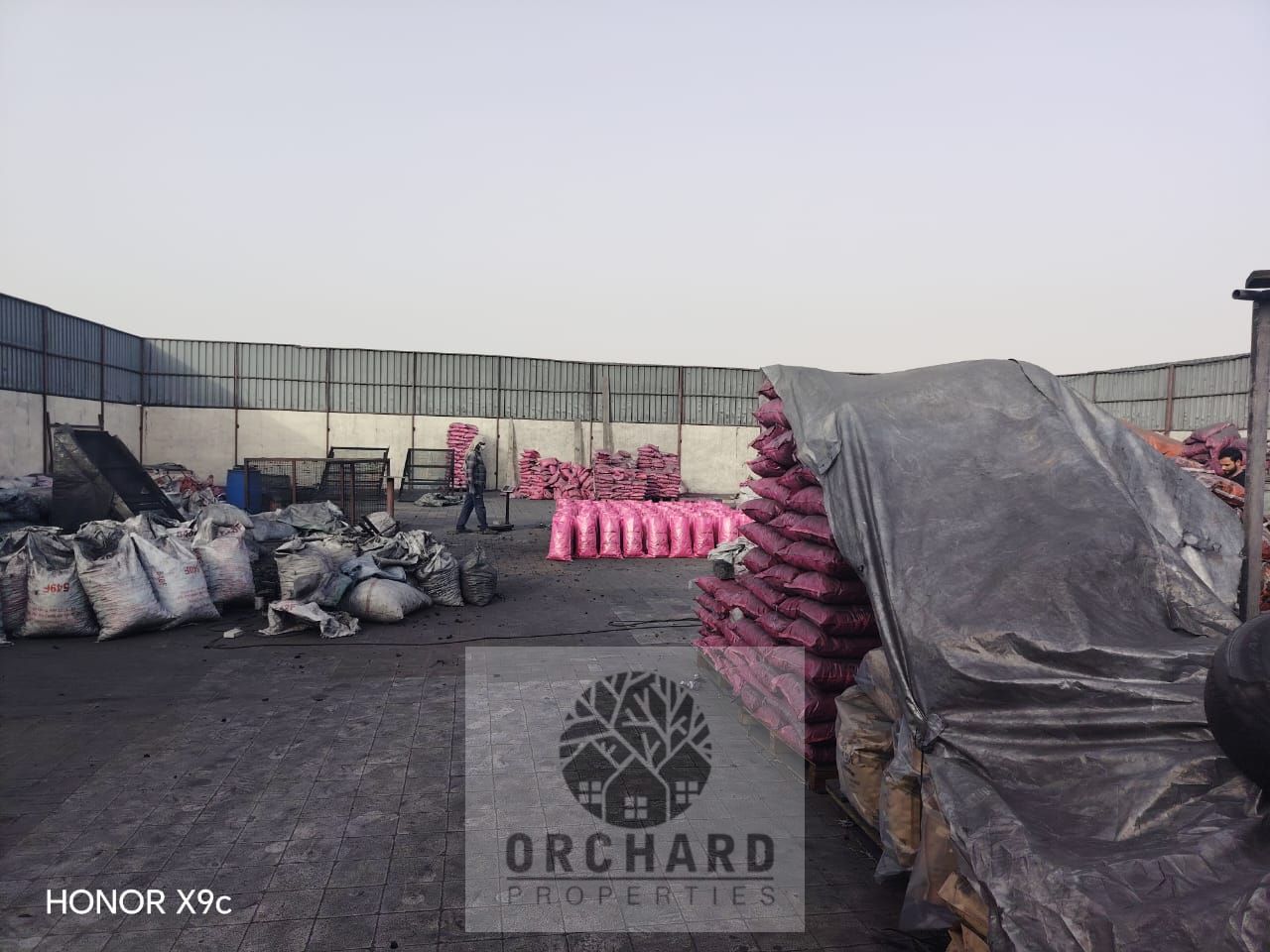 Cheap Price/Good location/Flooring with interlok/25Kw power/10000Sqft/Office,Kitchen,Washroom/Rent135,000Aed/Al Sajaa S ( Sharjah )