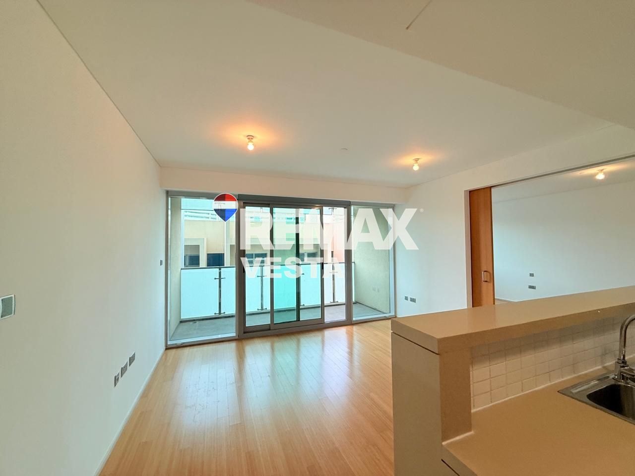 Well Maintained | Mid Floor | Beach Access | Balcony | Vacant