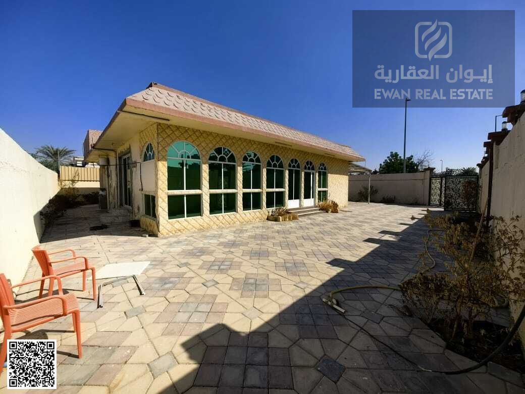For sale in Ajman: Magnificent villa in Al Hamidiya (for Ajman passport holders only) Corner of two streets